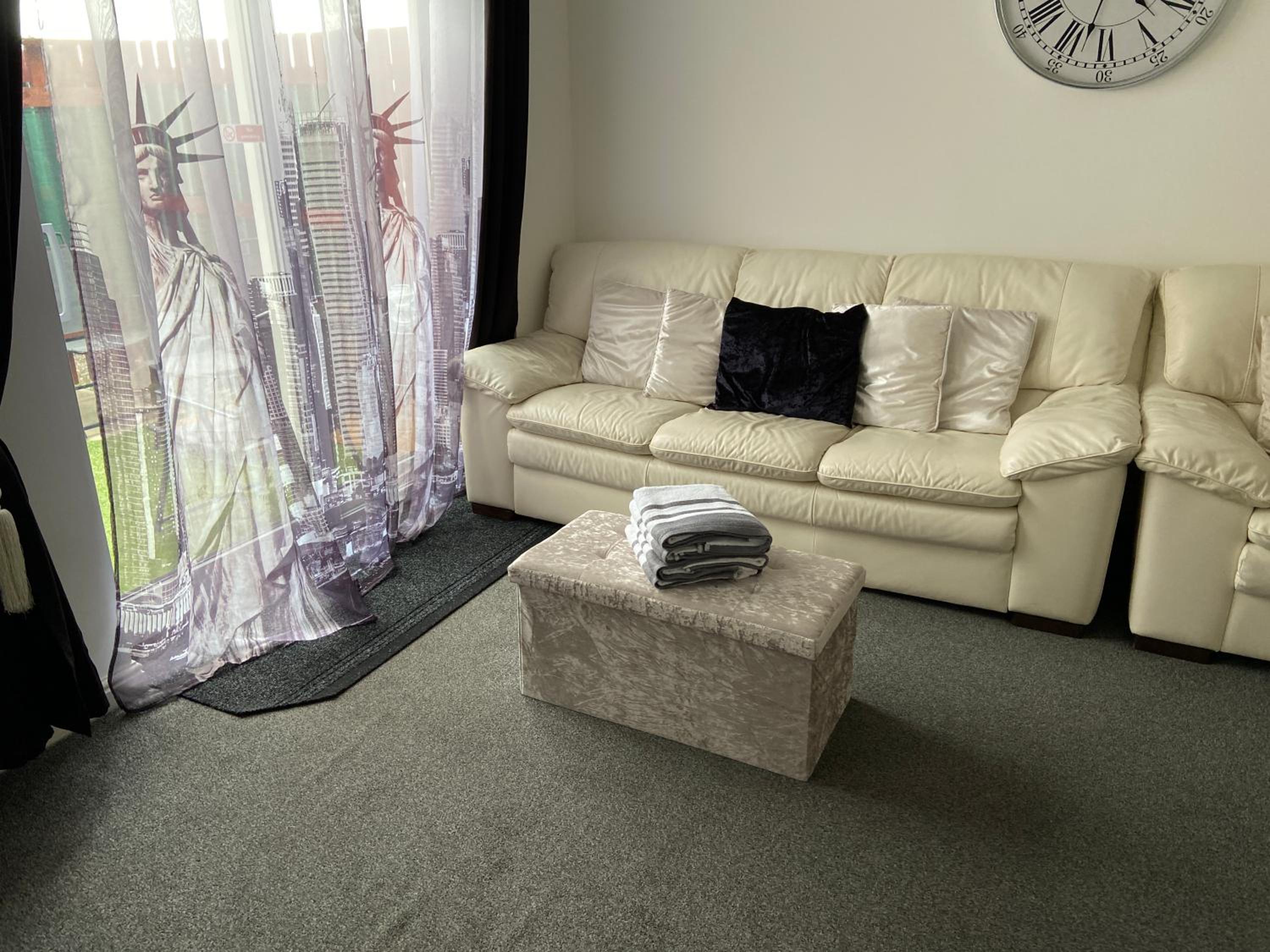 Three-Bedroom Apartment - Photo 11