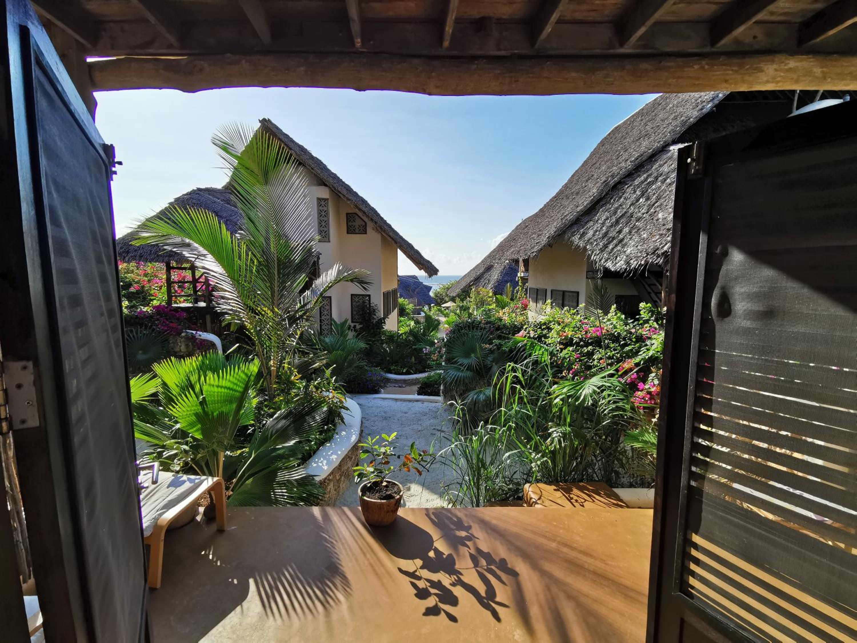 Suite with Garden View - Photo 14