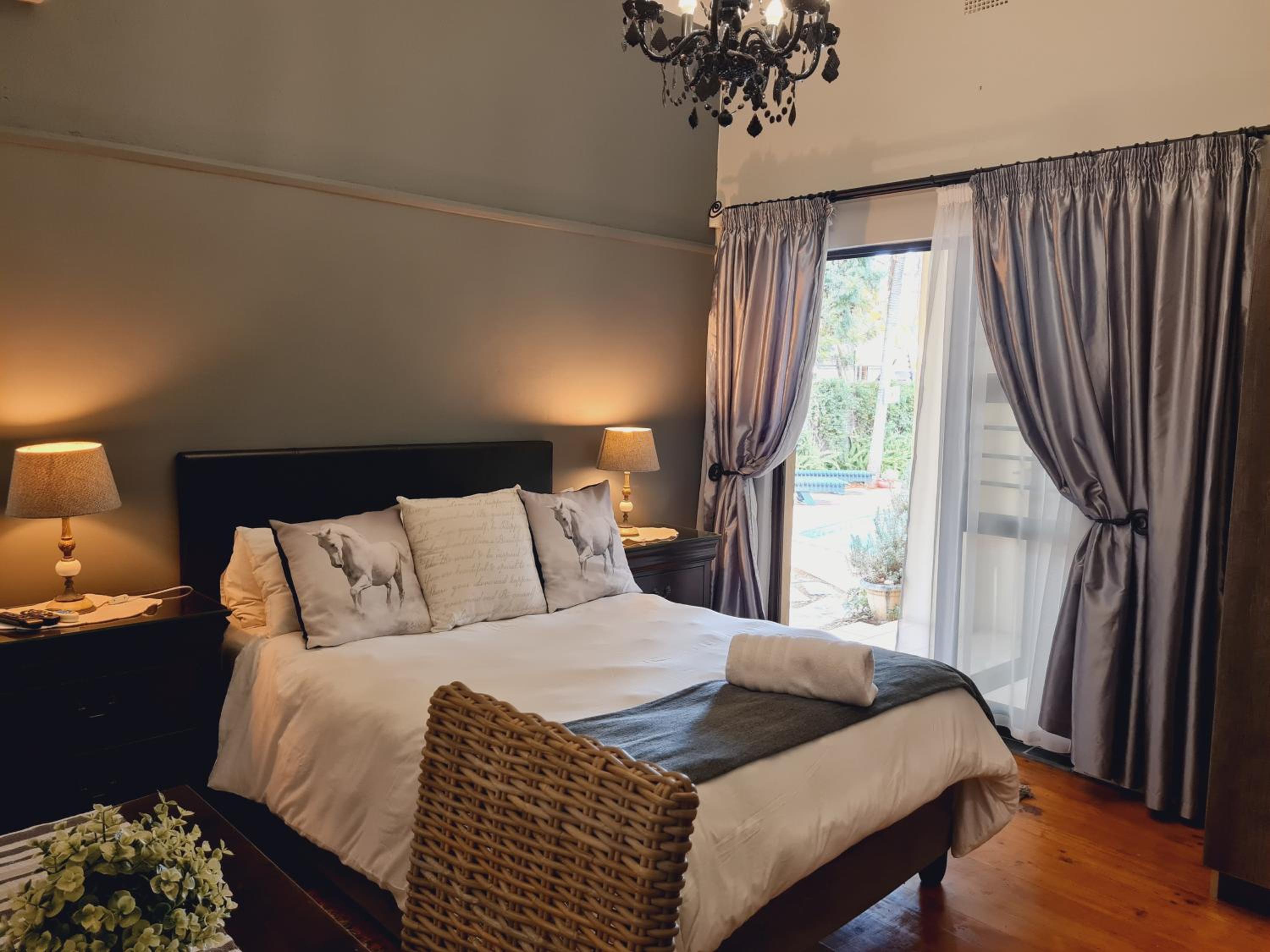Small Double Room - Photo 1