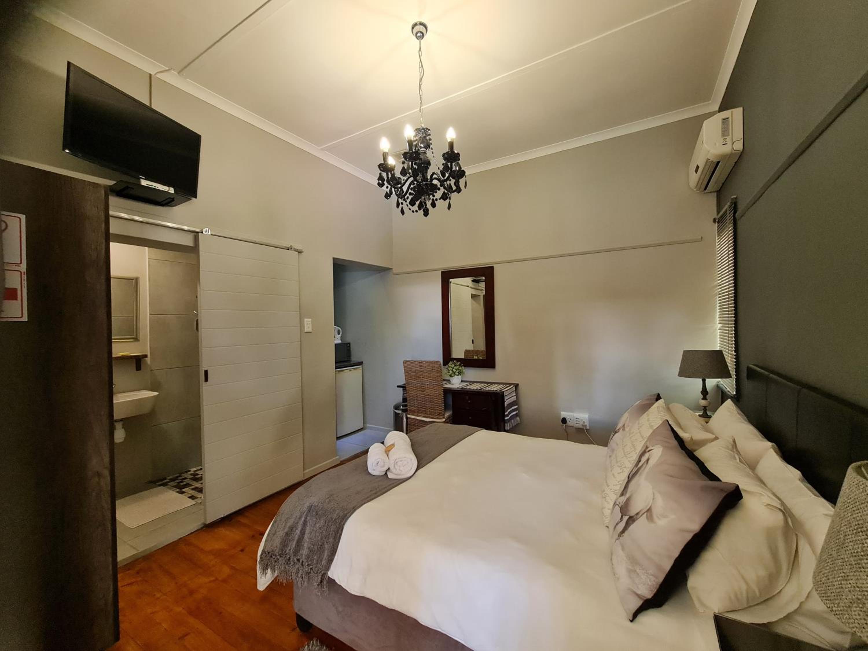 Small Double Room - Photo 4
