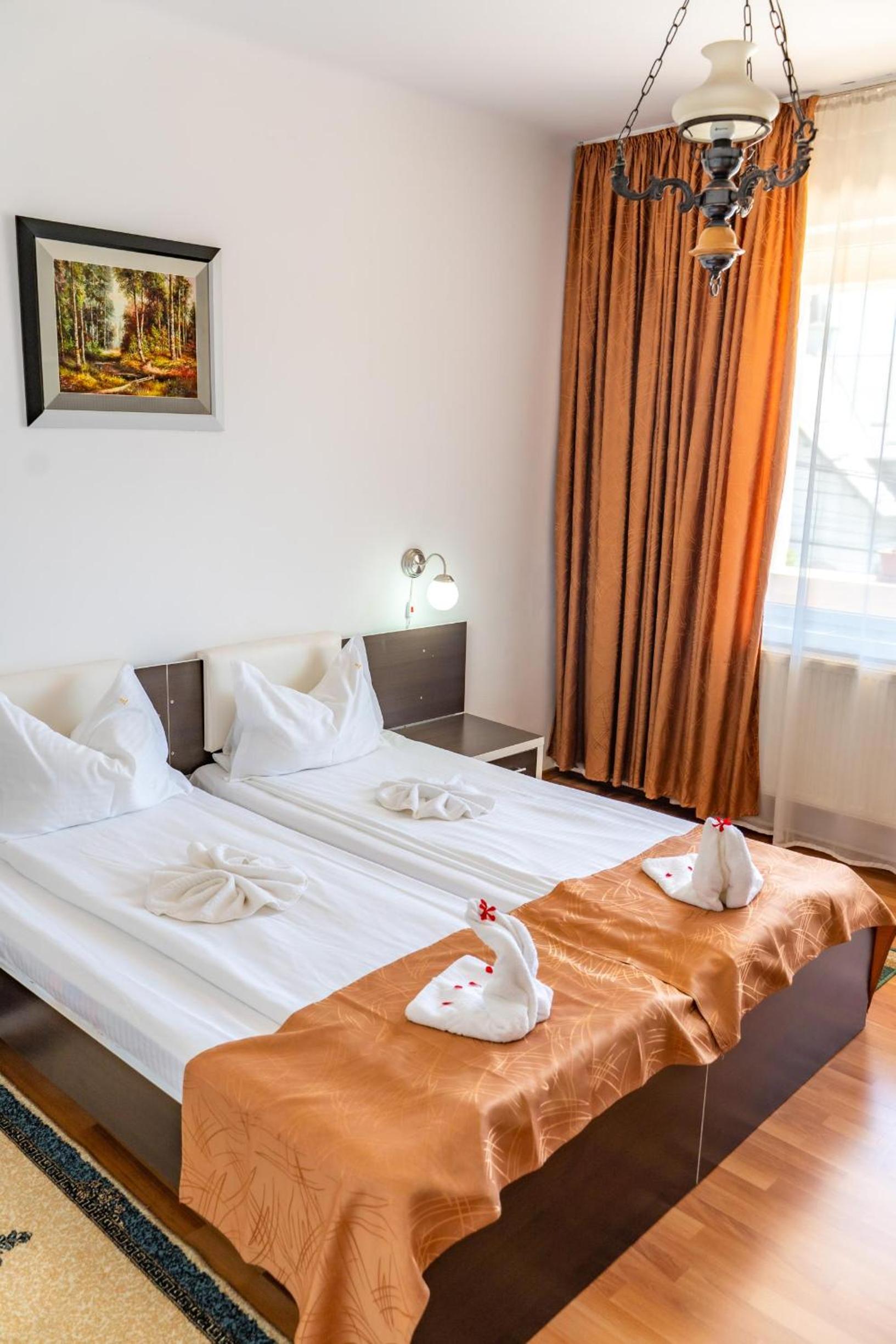 Double or Twin Room with Balcony photo 1