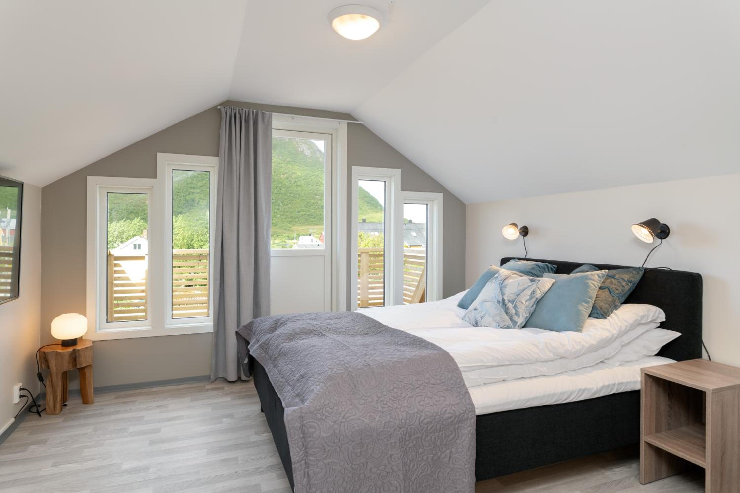 Queen Room with Balcony photo 1