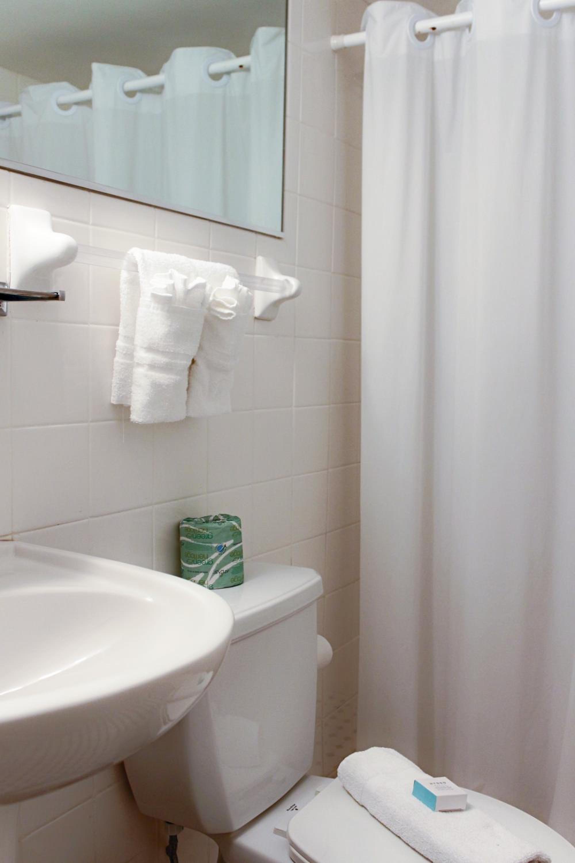 Superior King with Kitchenette- Free Parking - Photo 2