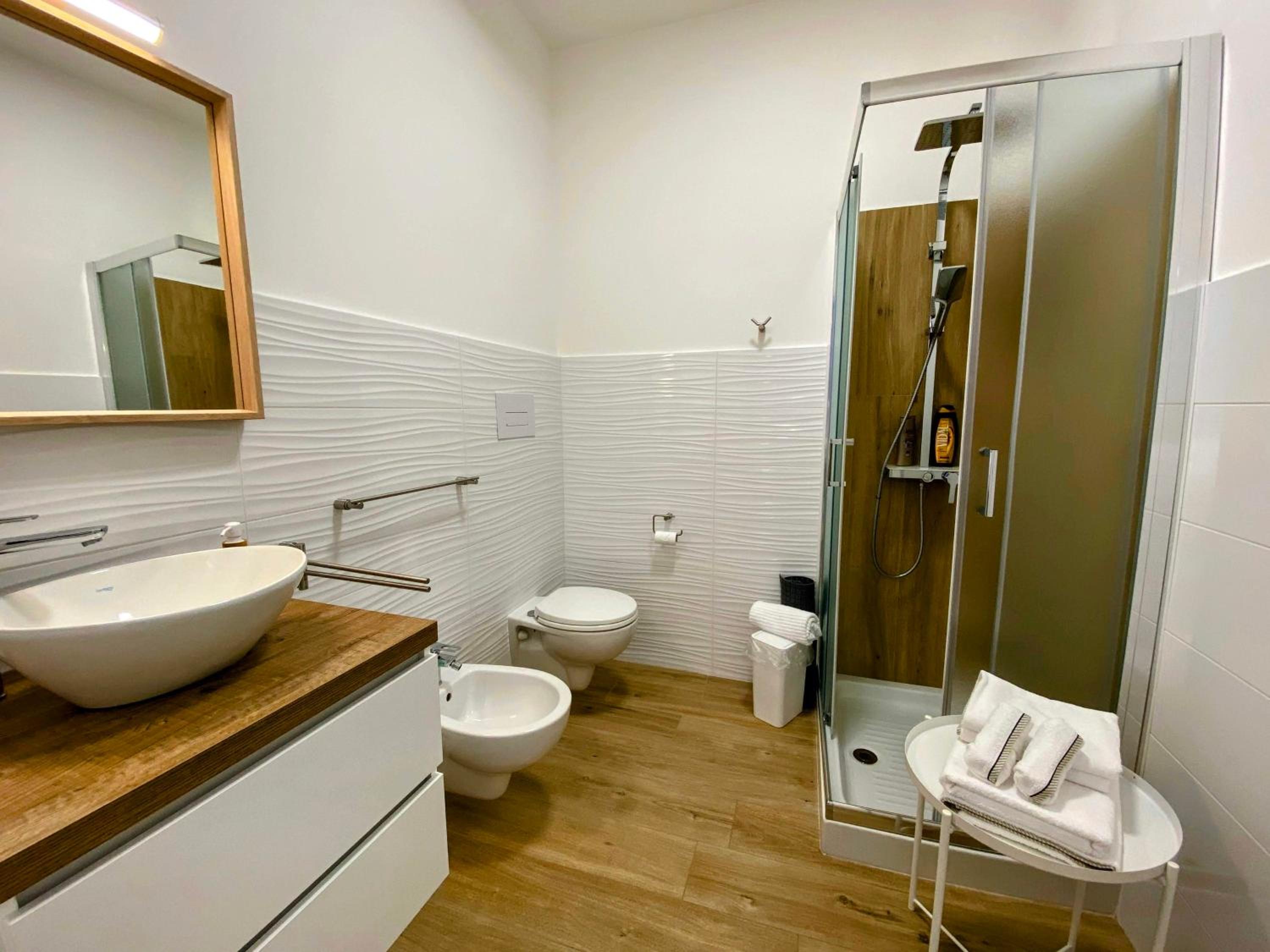 Triple Room with Private Bathroom - Photo 2