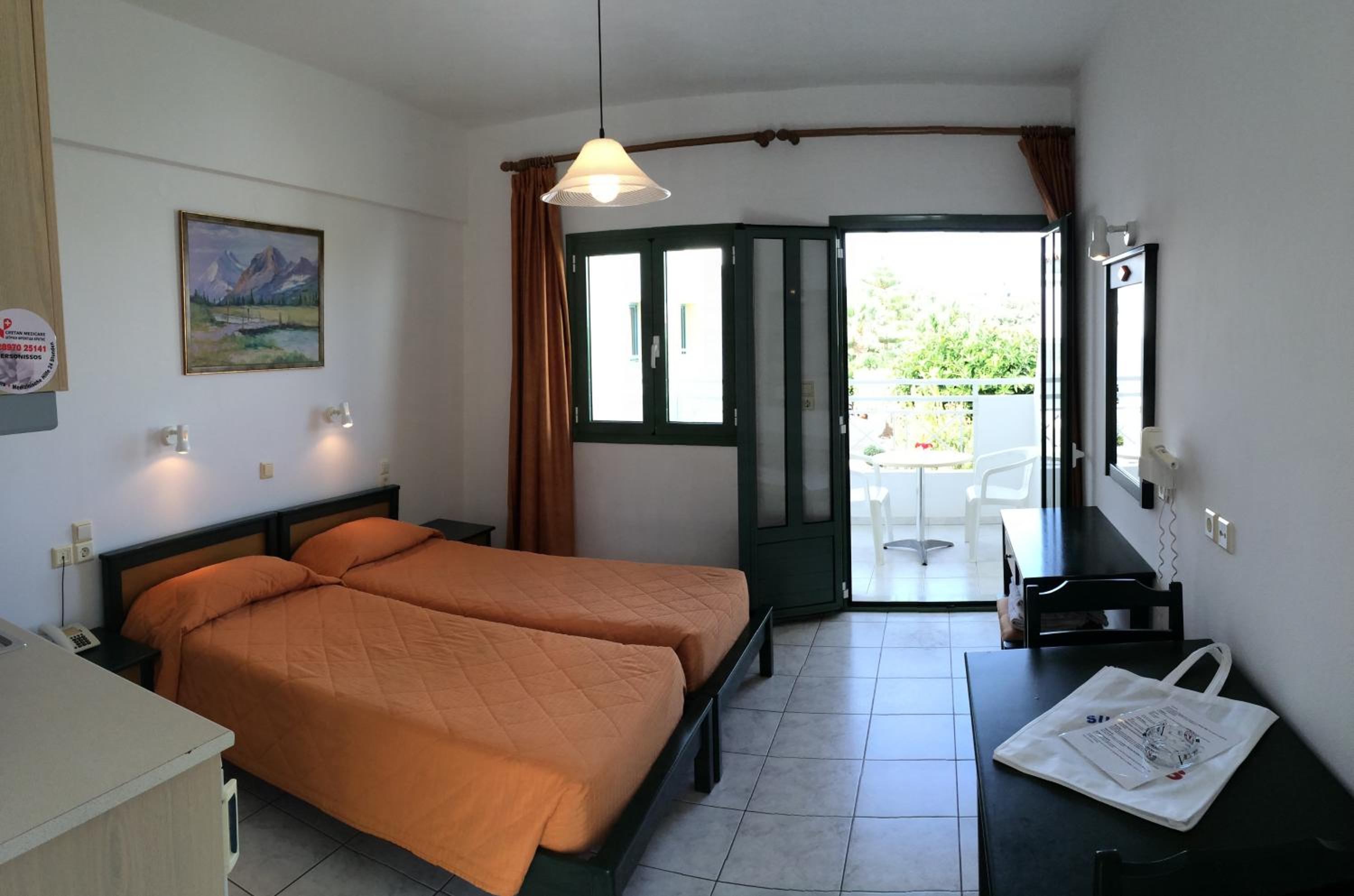 Studio (2 Adults)