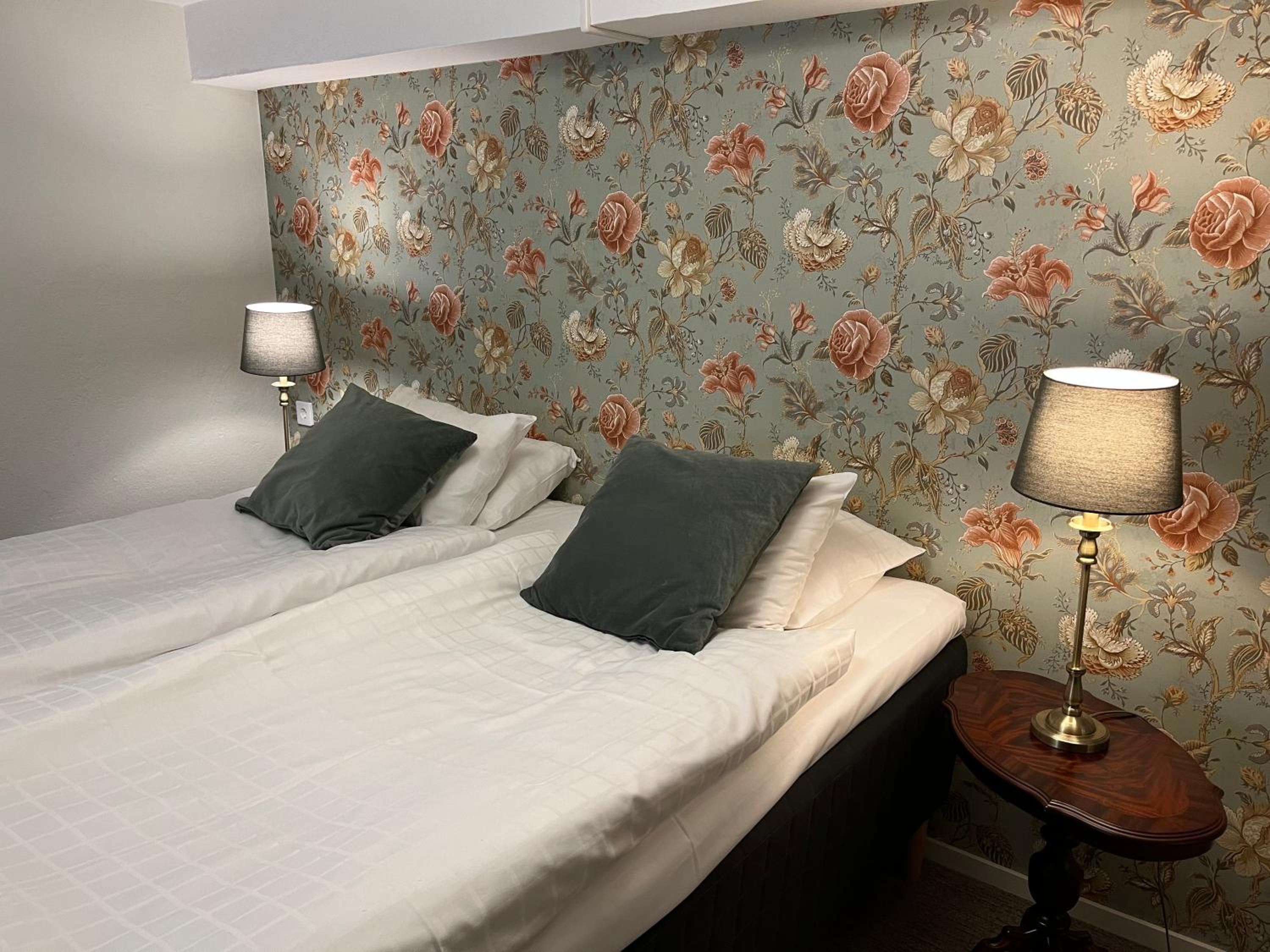 Double or Twin Room - Basement photo 1