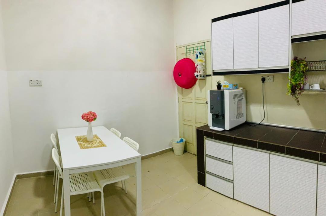 Two-Bedroom House photo 3