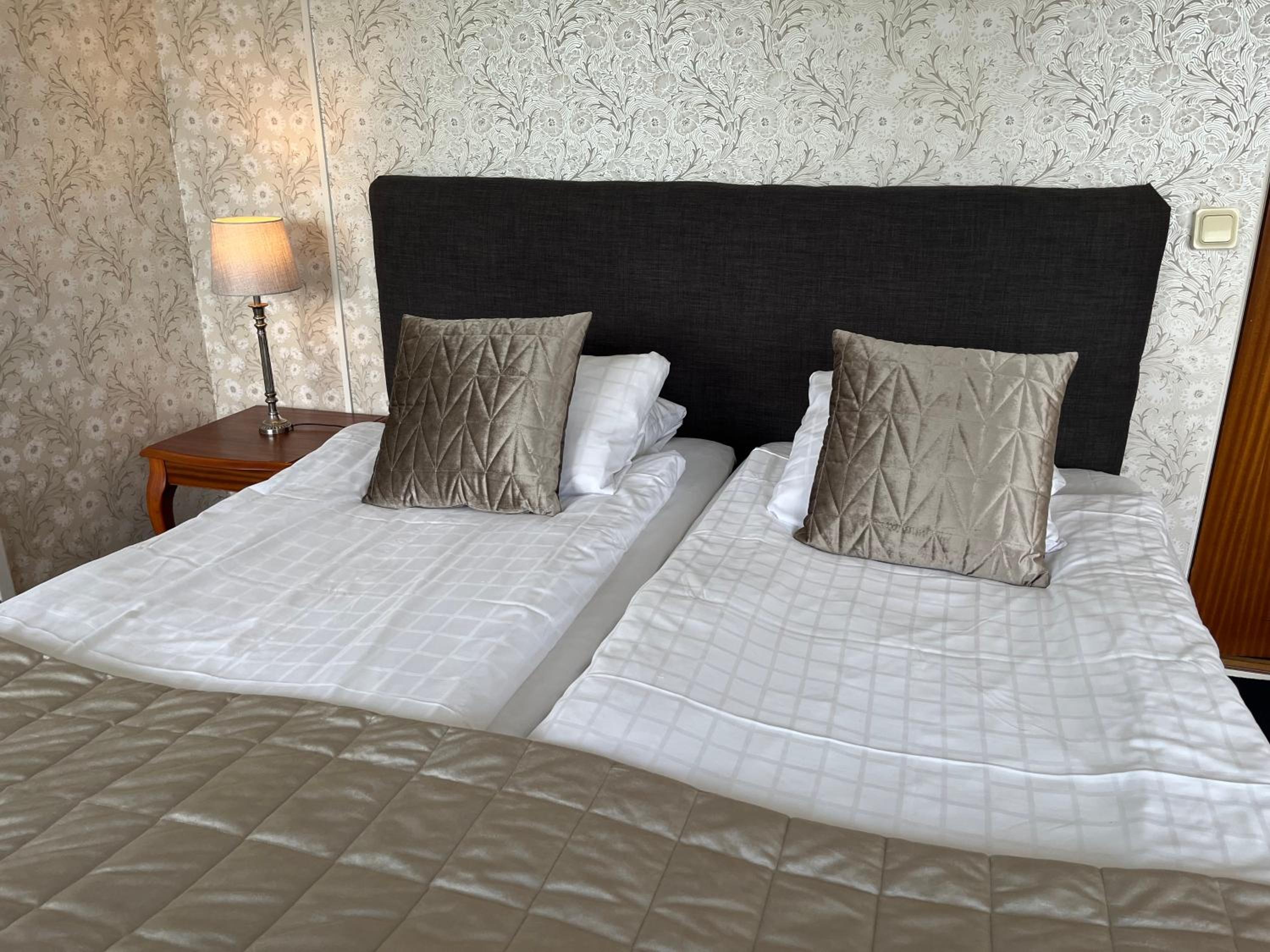 Superior Twin Room - Photo 12