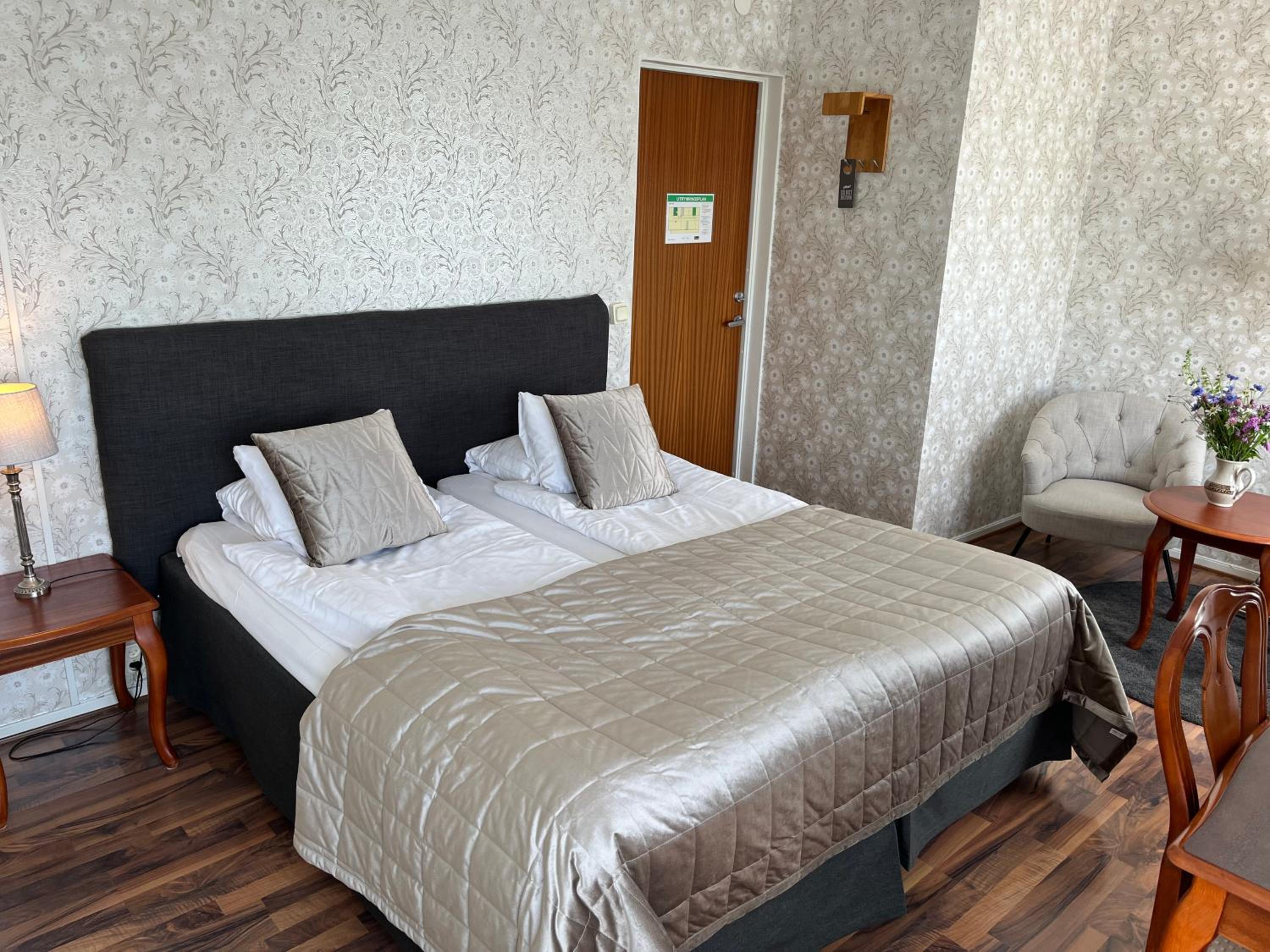 Superior Twin Room - Photo 4