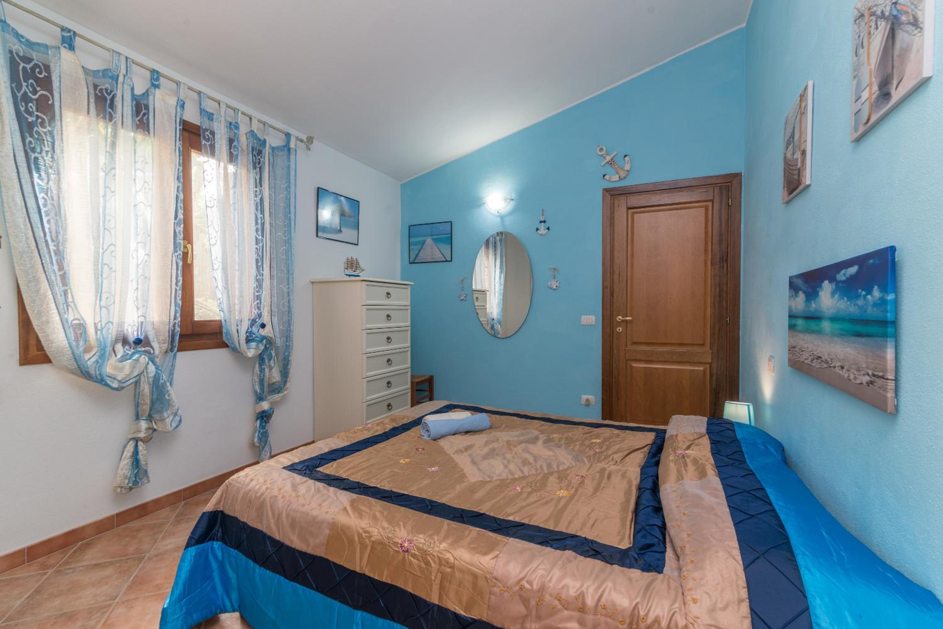 Three-Bedroom House - Photo 14
