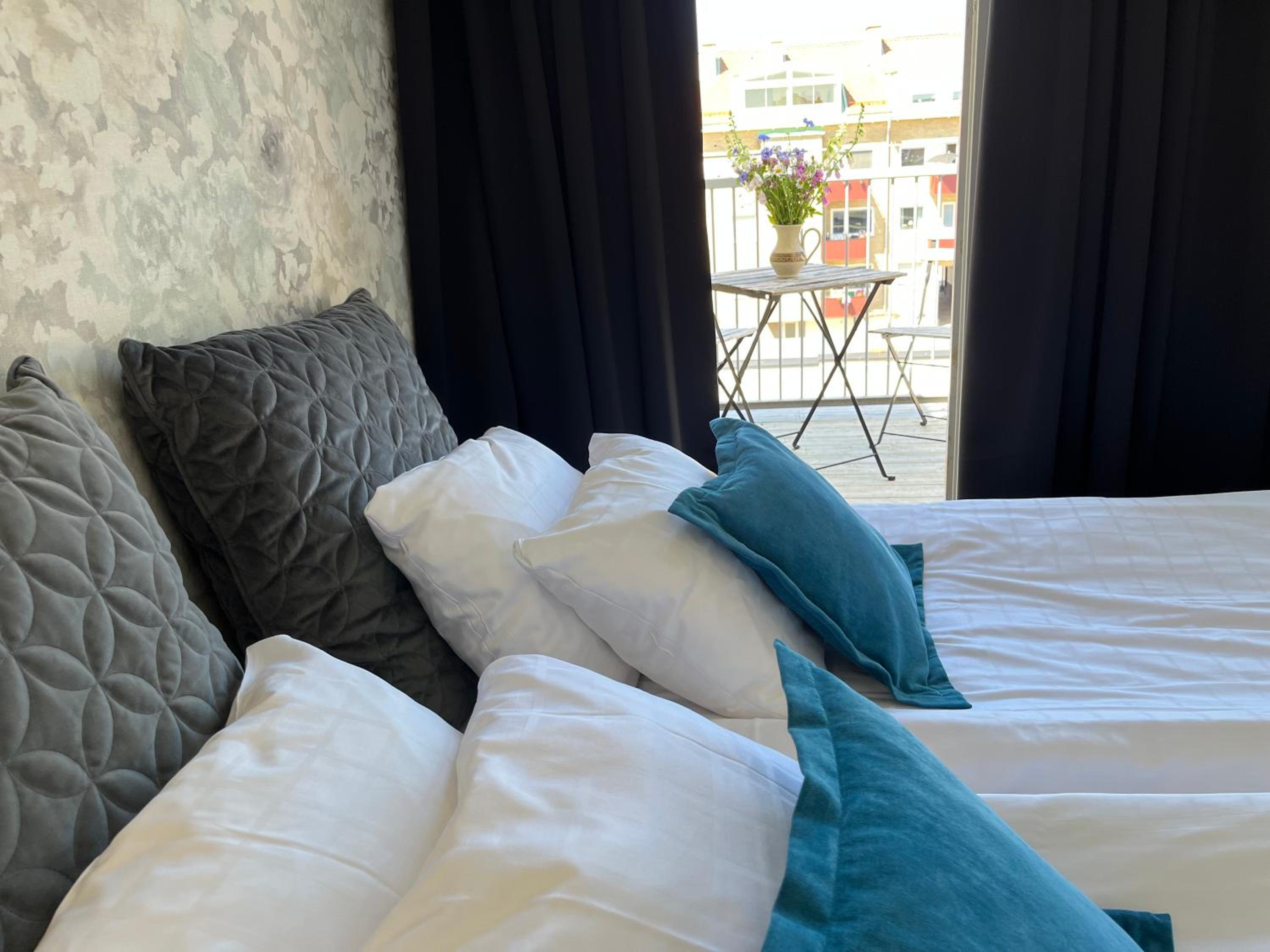 Standard Double Room - Photo 10