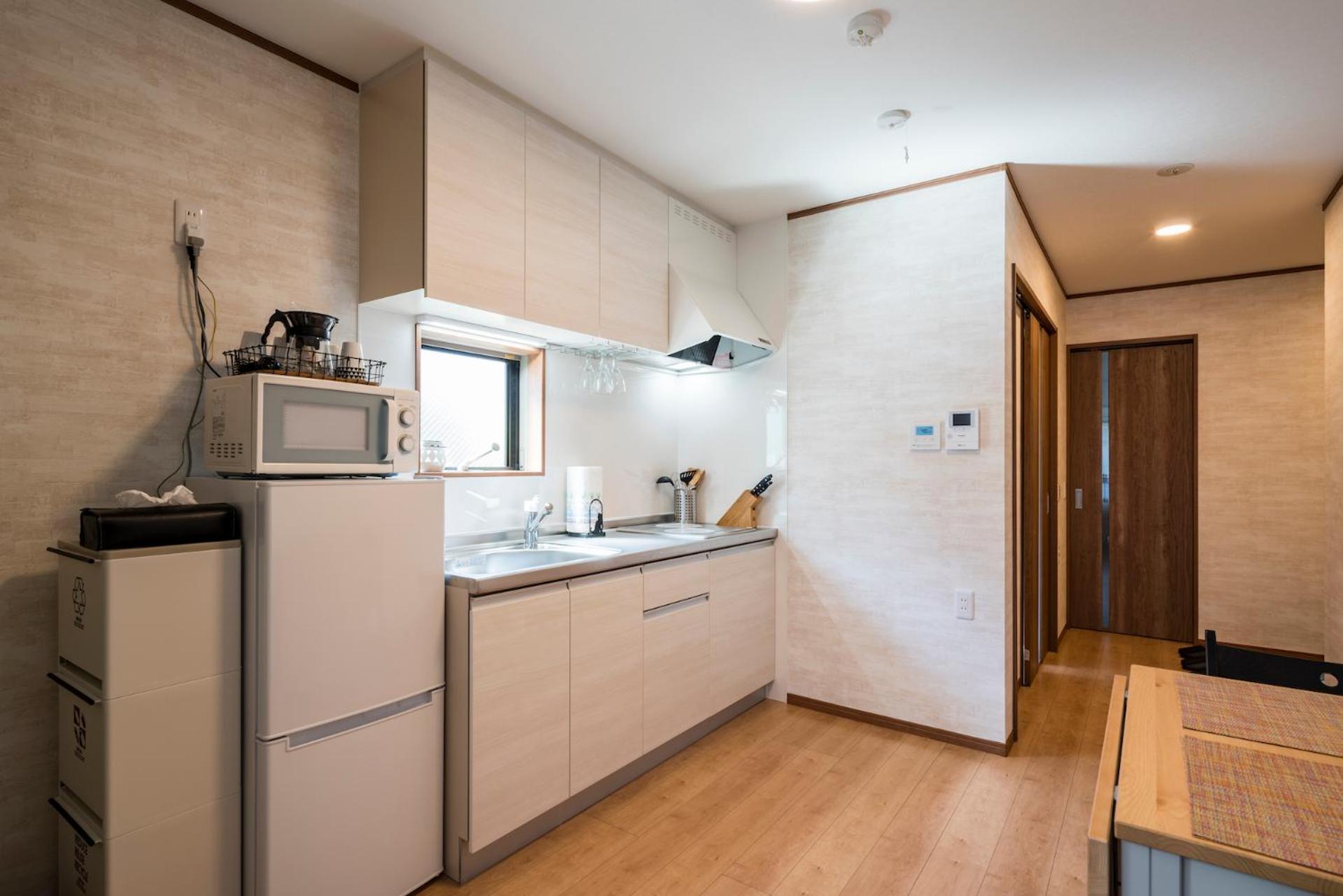 Quadruple Room with Private Bathroom - Photo 19