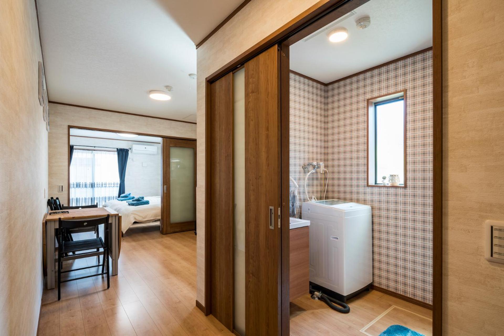Quadruple Room with Private Bathroom - Photo 17