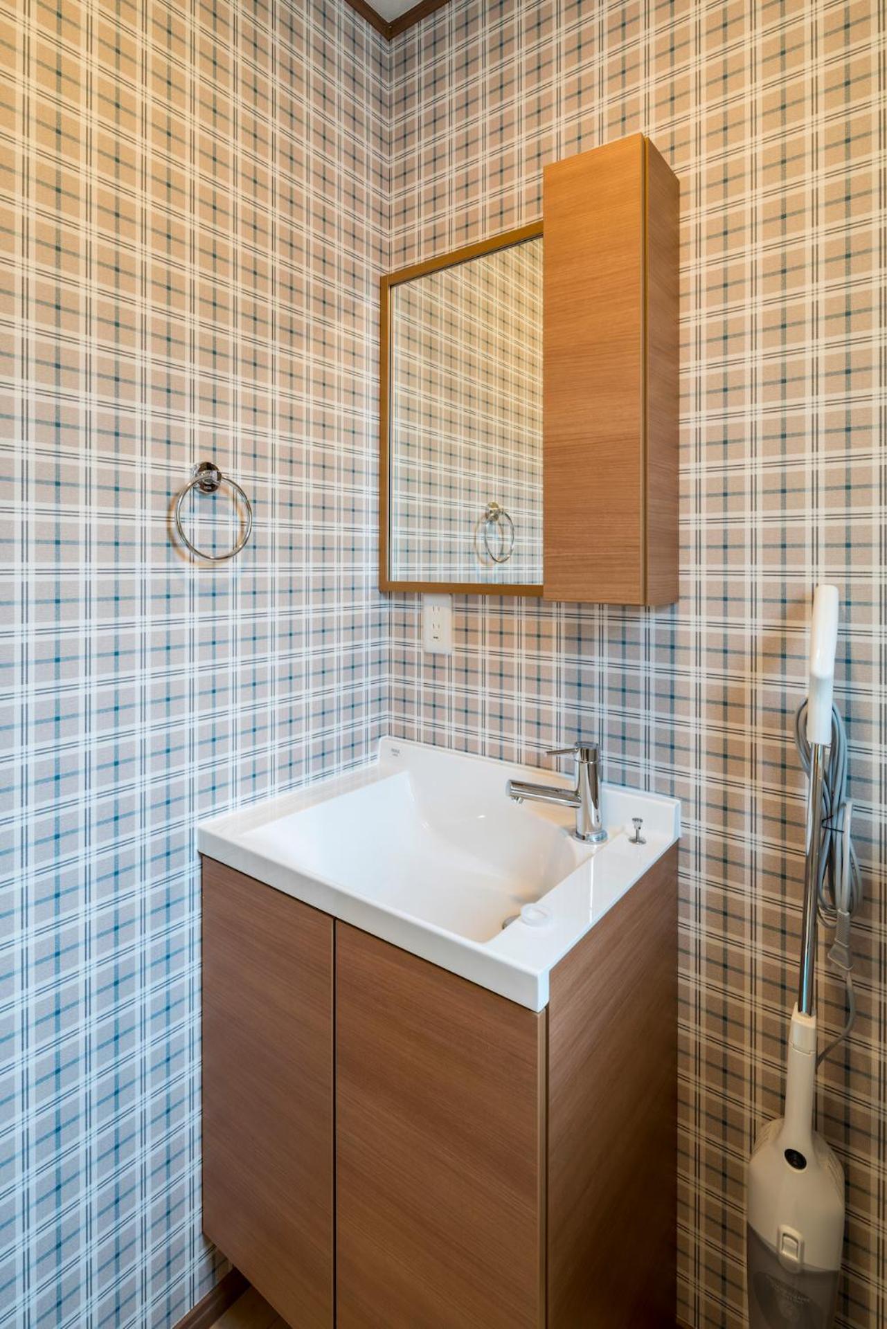 Quadruple Room with Private Bathroom - Photo 14