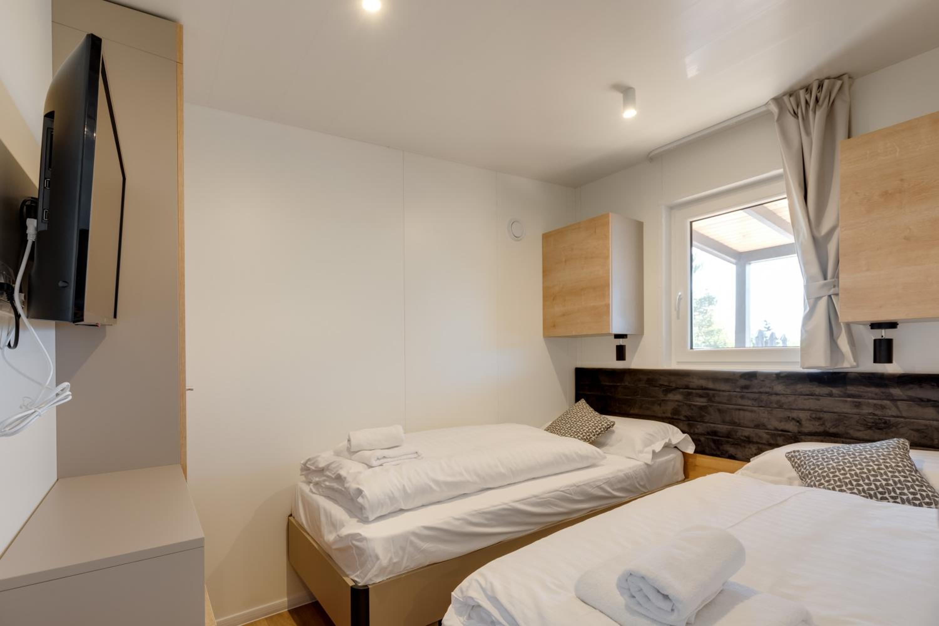Mobile Home Premium photo 2
