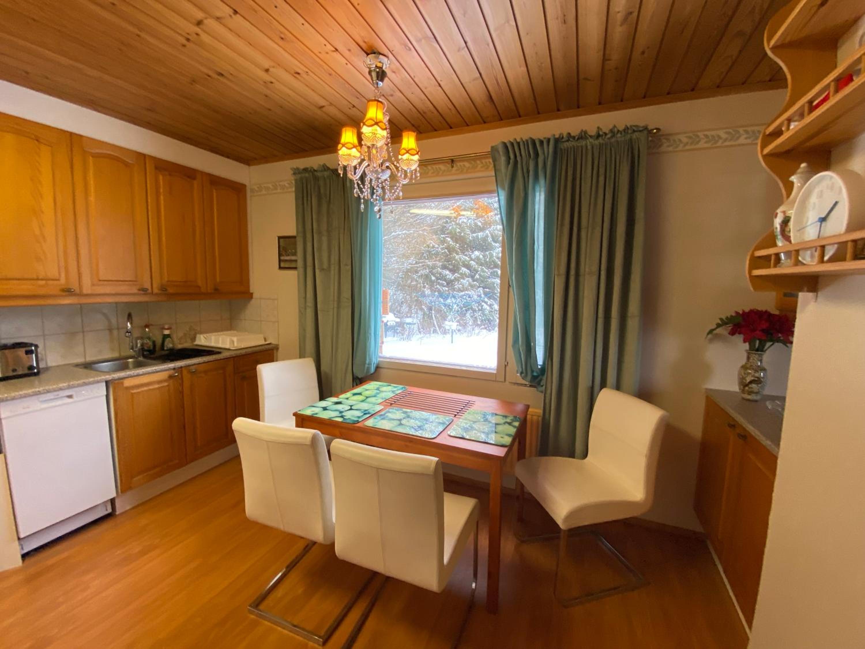 Four-Bedroom House photo 2