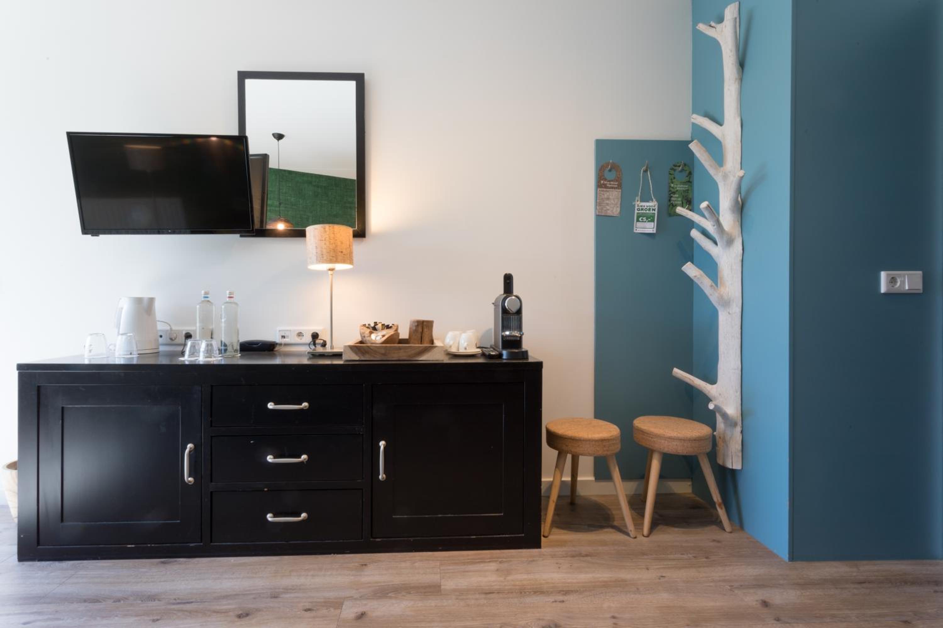 Suite - Photo 9