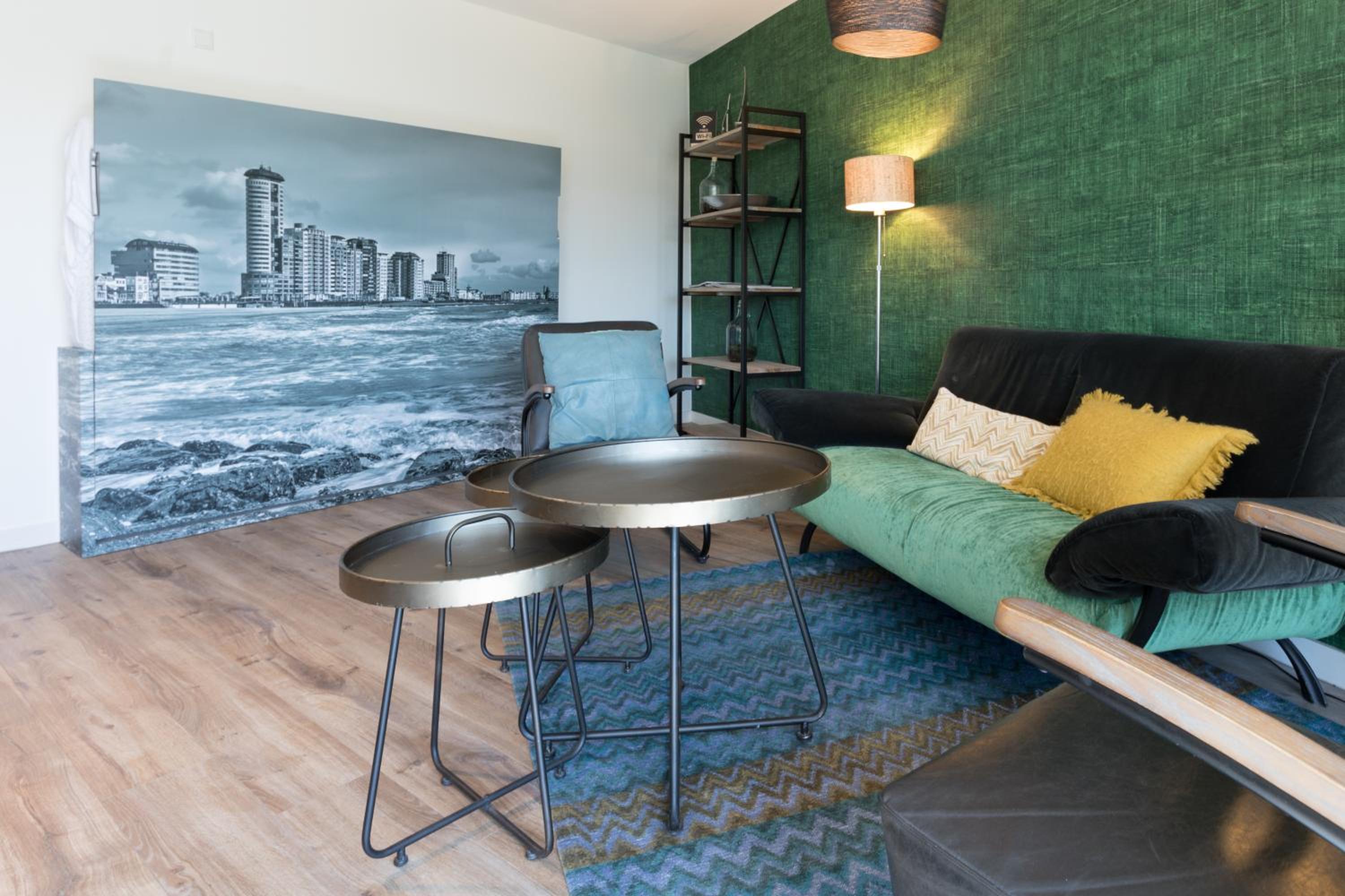 Suite - Photo 8