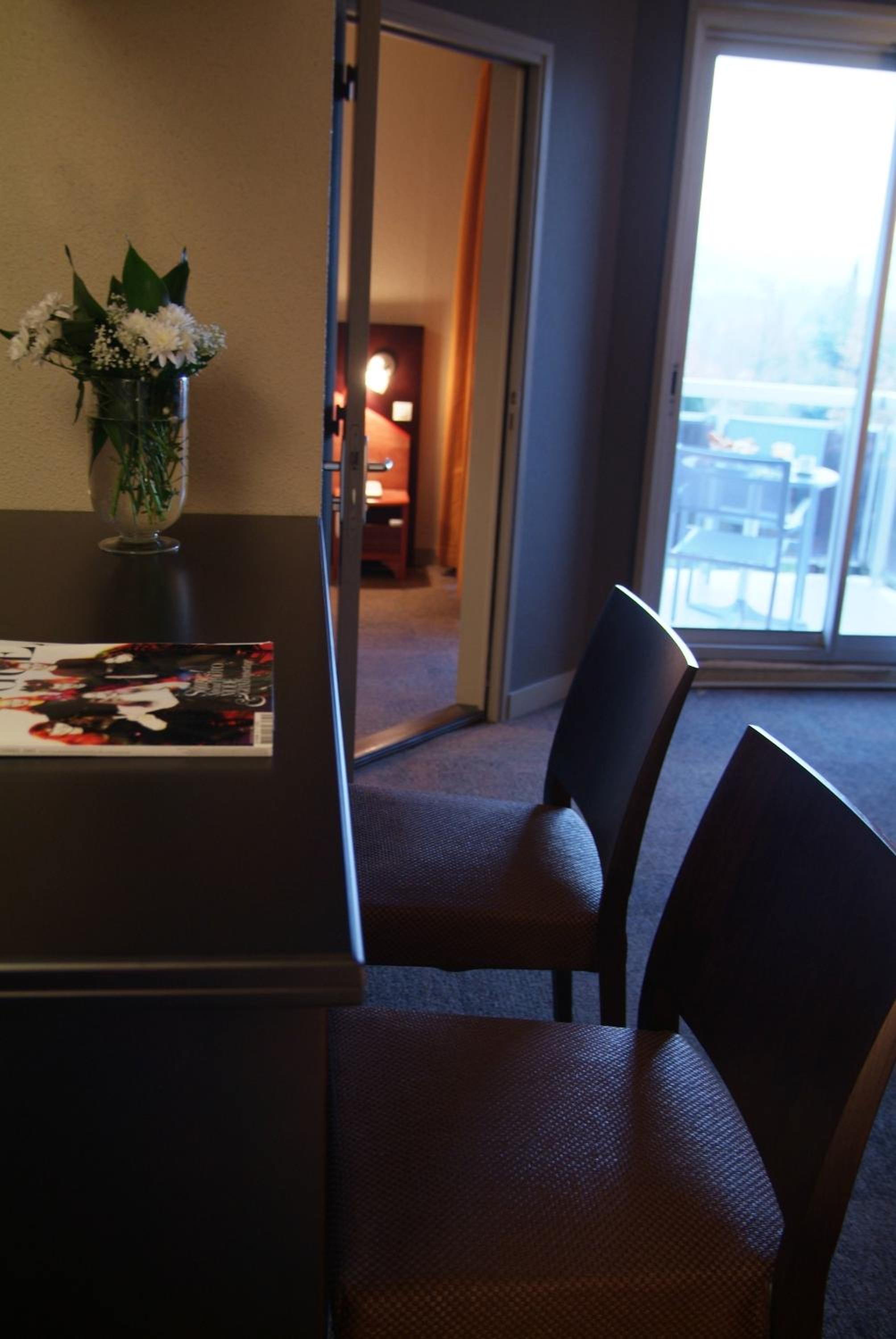 Two Connecting Rooms with Kitchenette (4 People) - Photo 7