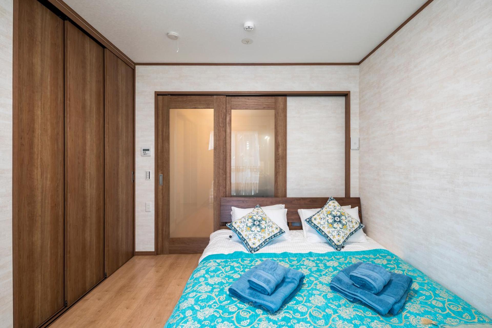Queen Room - Photo 24
