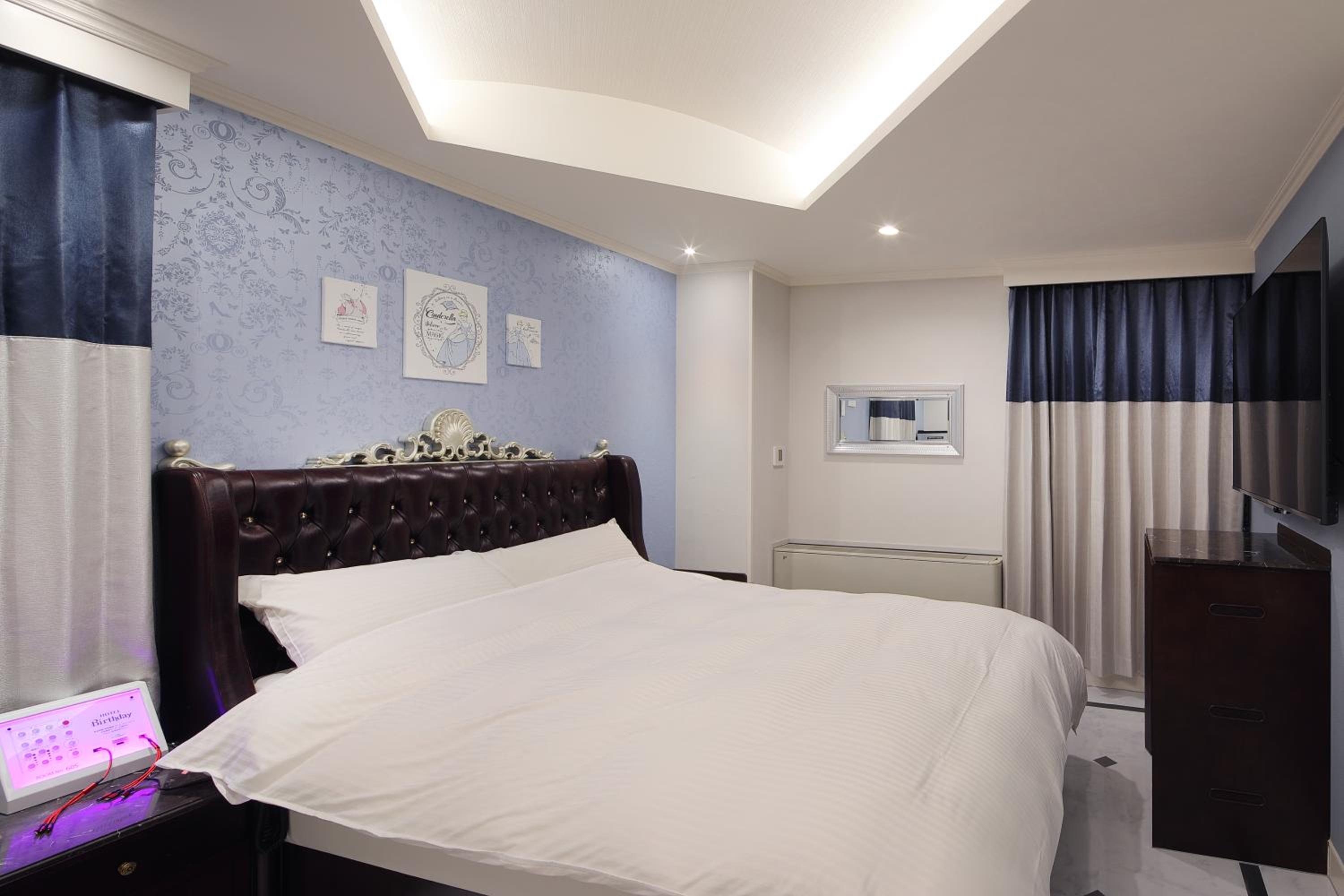 Queen Room with Spa Bath - Photo 1