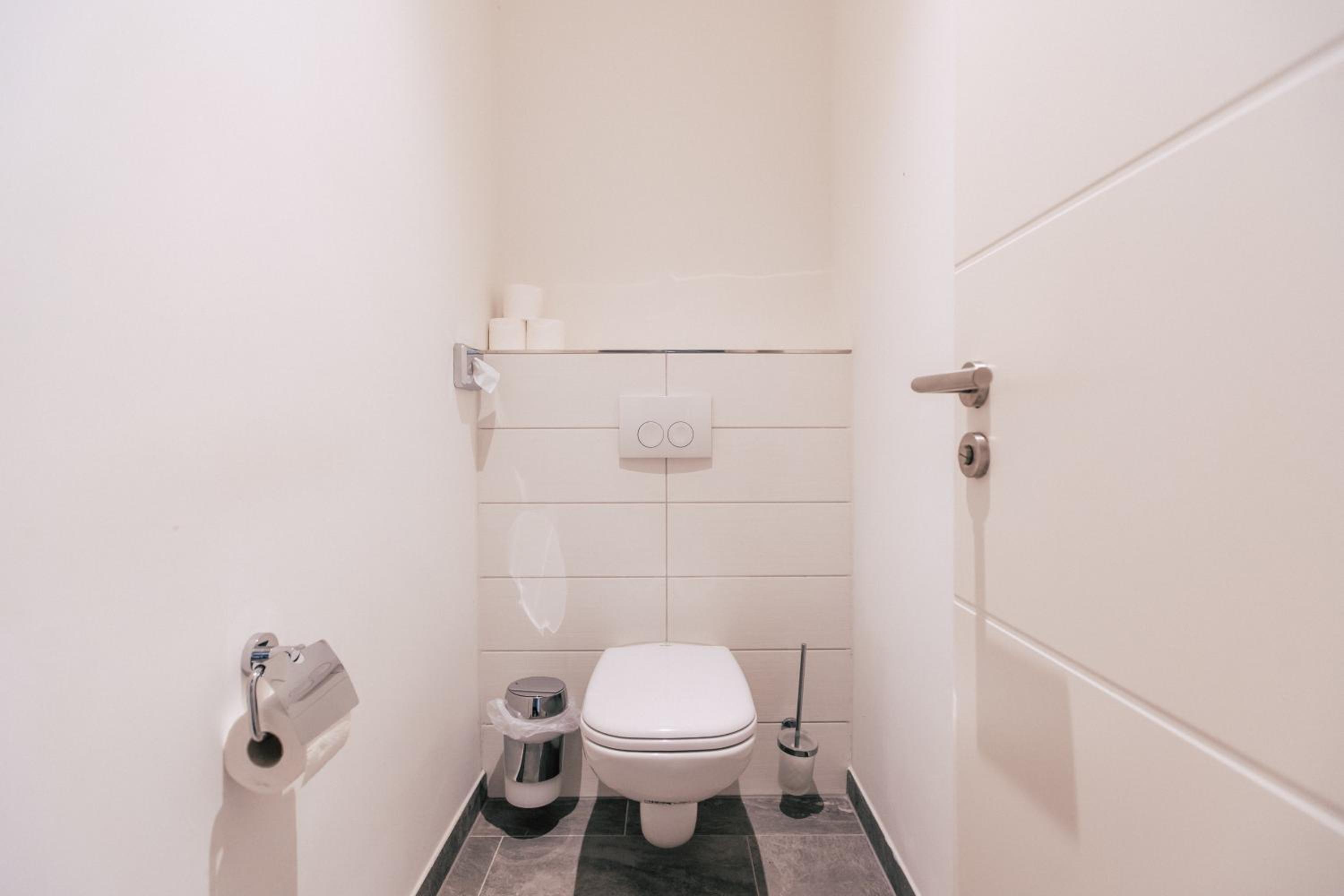 Two-Bedroom Apartment "Midtown" - Photo 16