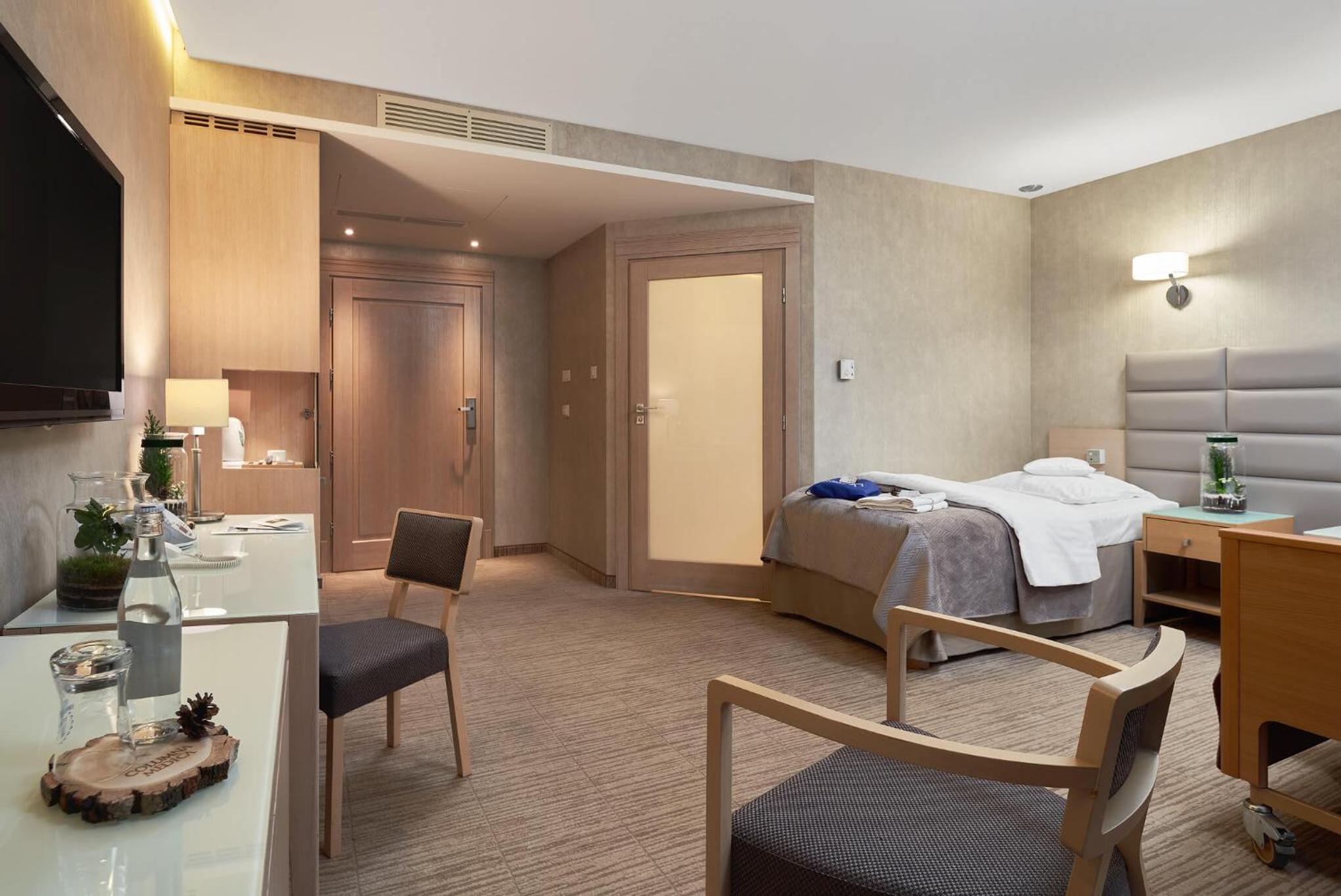 Twin Room - Disability Access photo 1