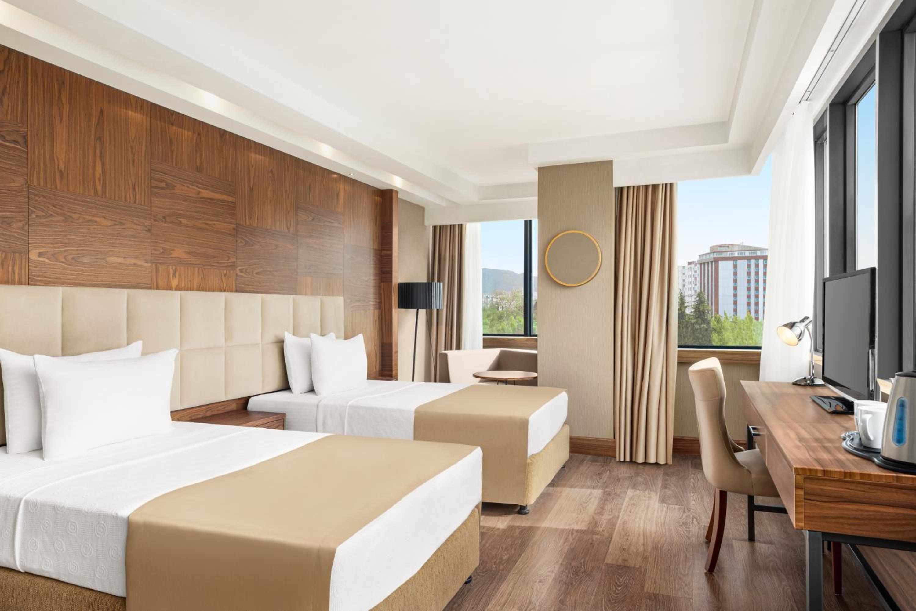 Deluxe Room - Photo 4