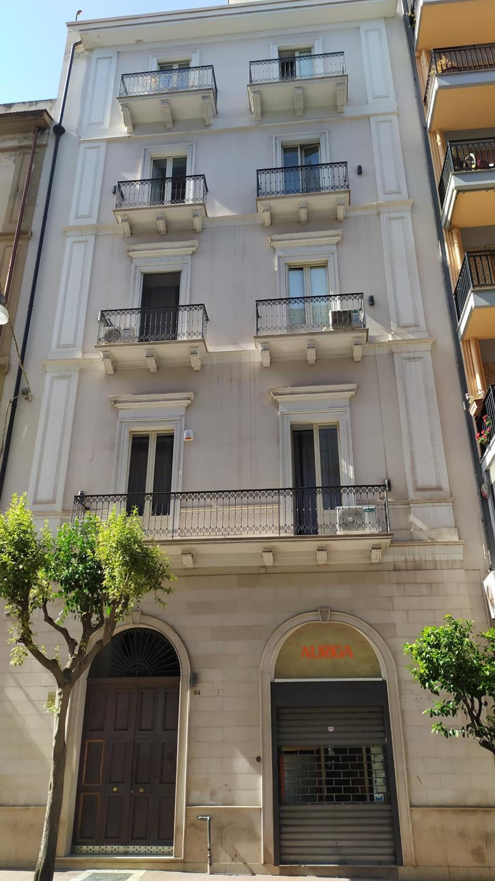 Apartment with Balcony - Photo 28