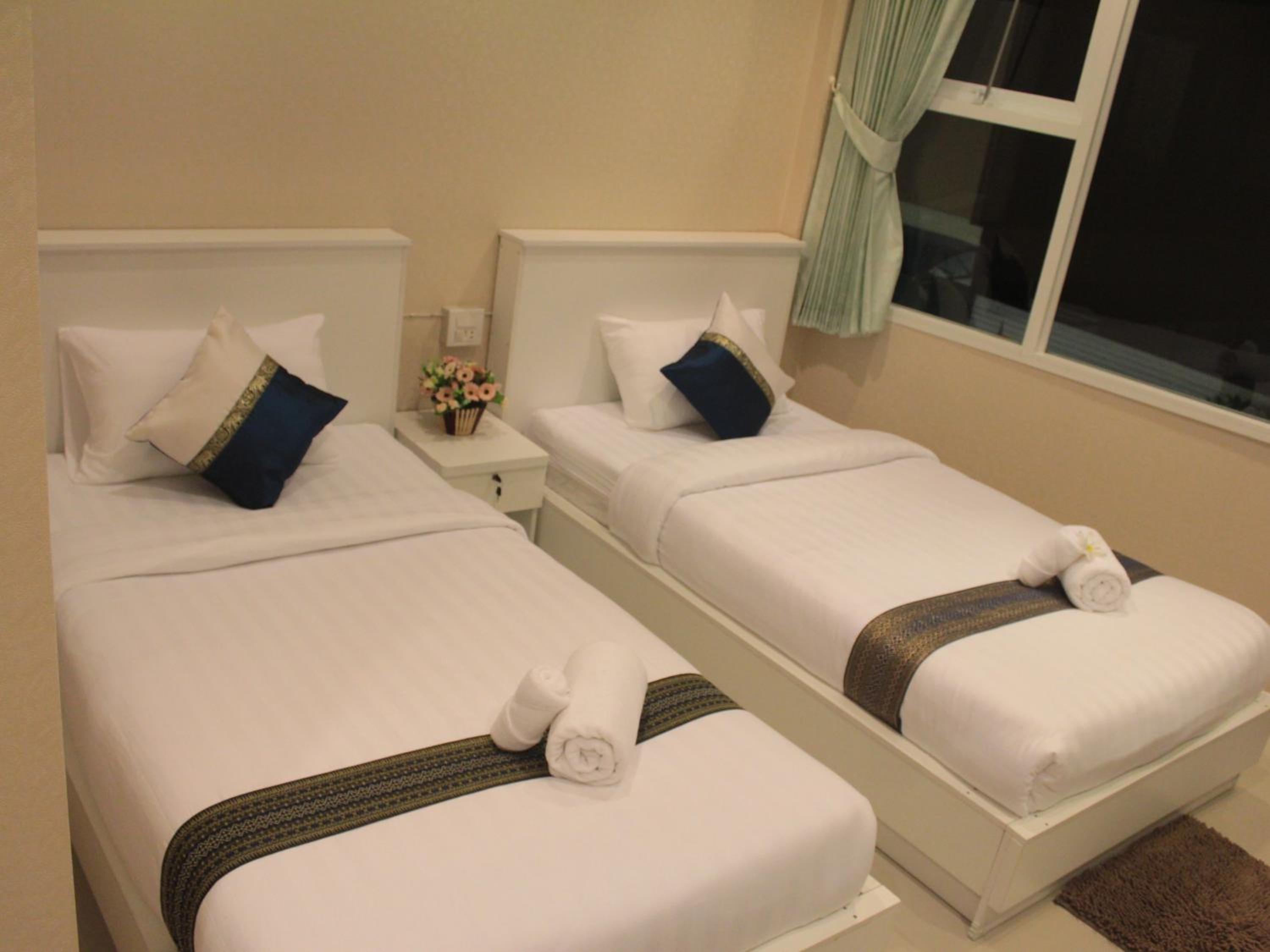 Deluxe Double or Twin Room - Photo 9