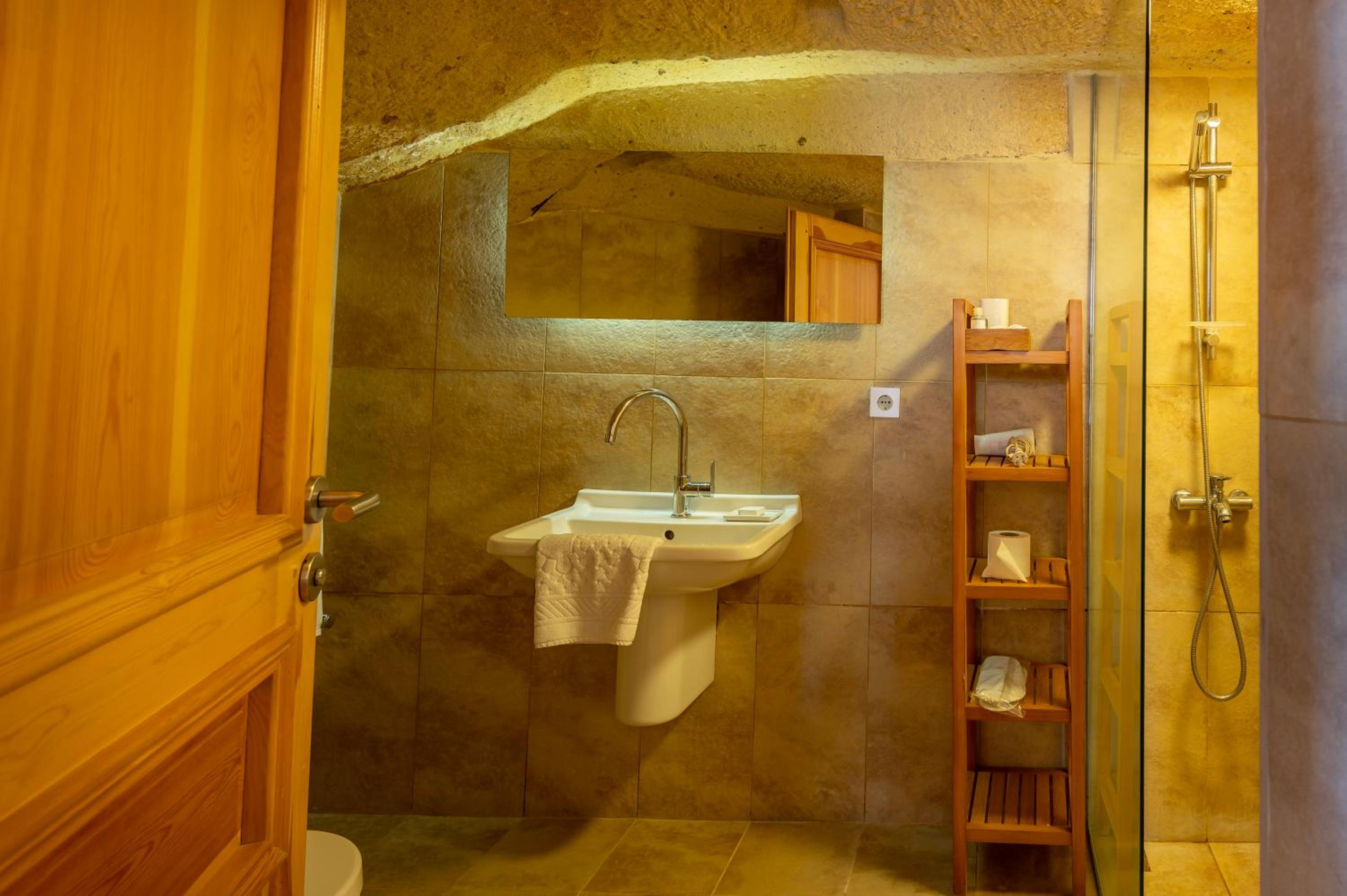 Double Cave Room  photo 3