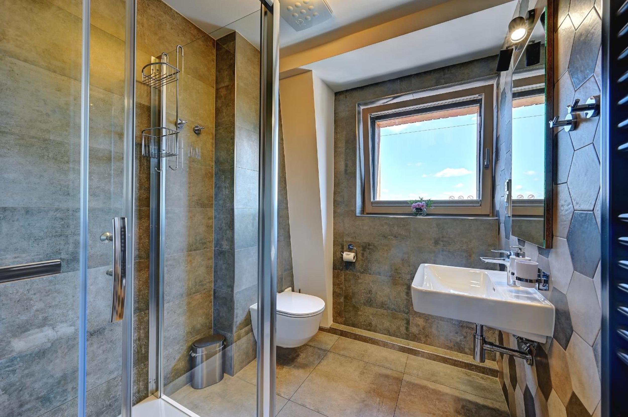 Quadruple Room with Mountain View photo 2