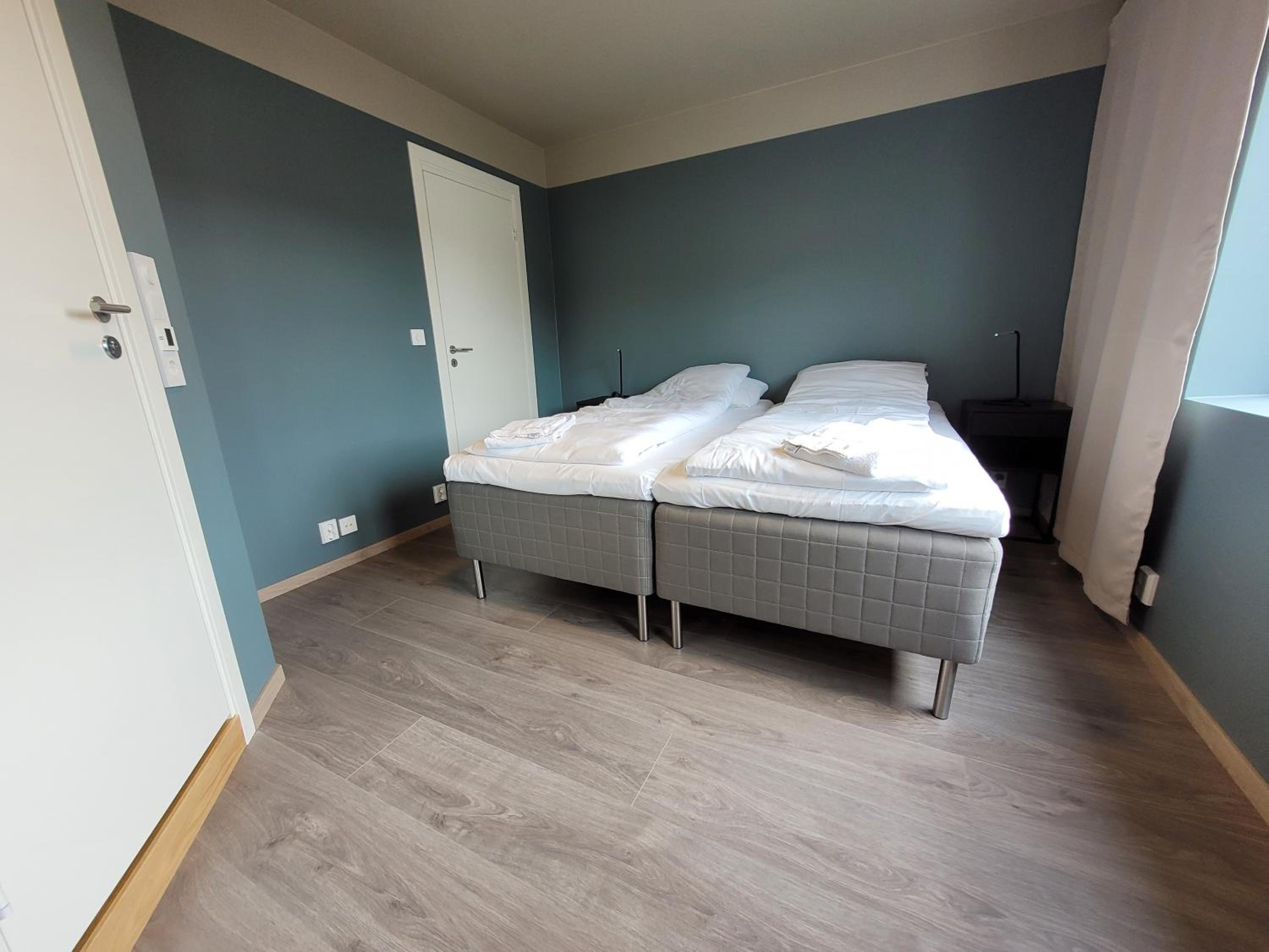 Three-Bedroom Apartment - Photo 4