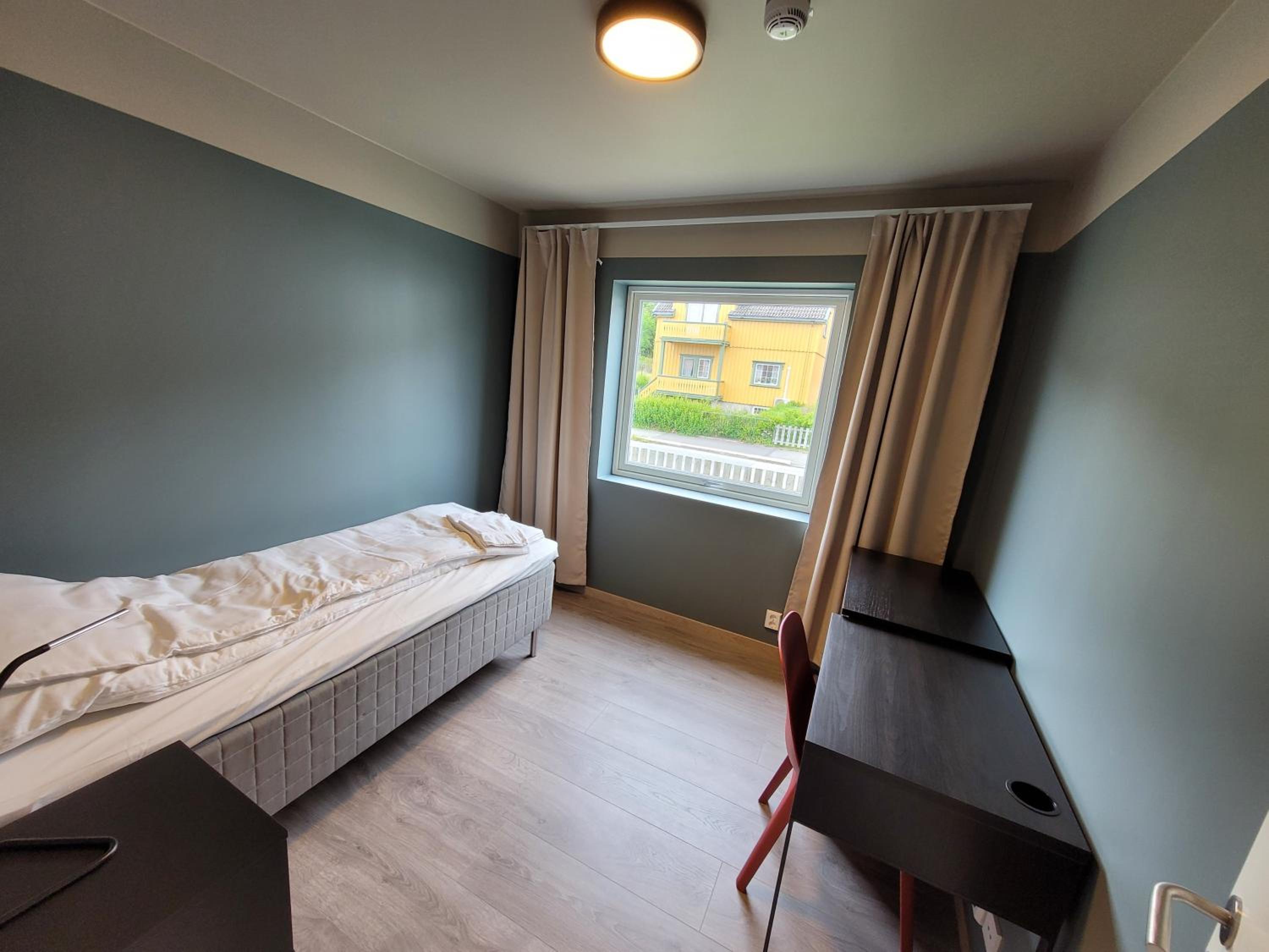 Three-Bedroom Apartment - Photo 8