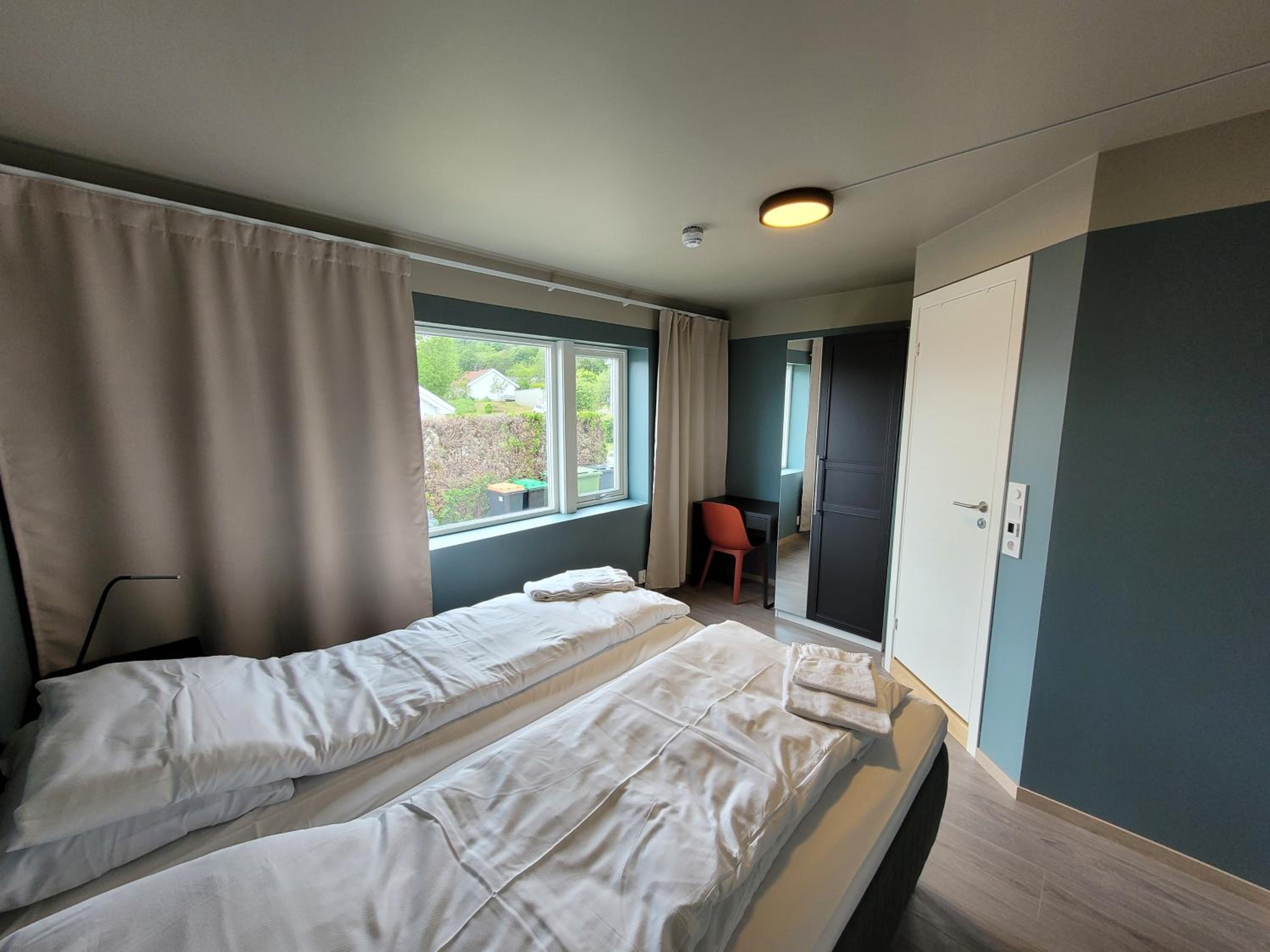 Three-Bedroom Apartment - Photo 15