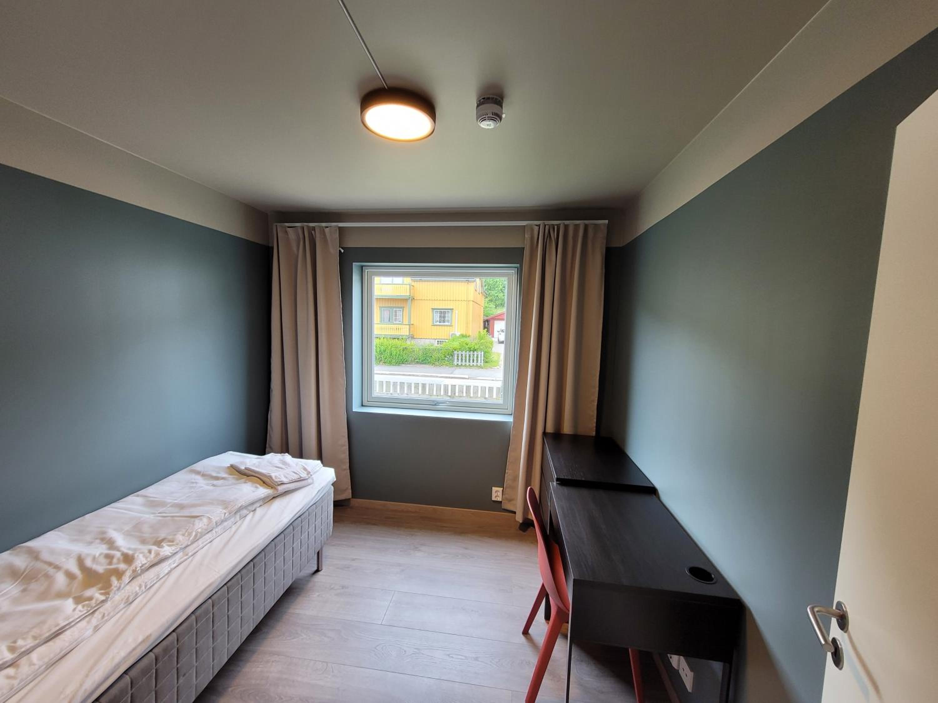 Three-Bedroom Apartment - Photo 16
