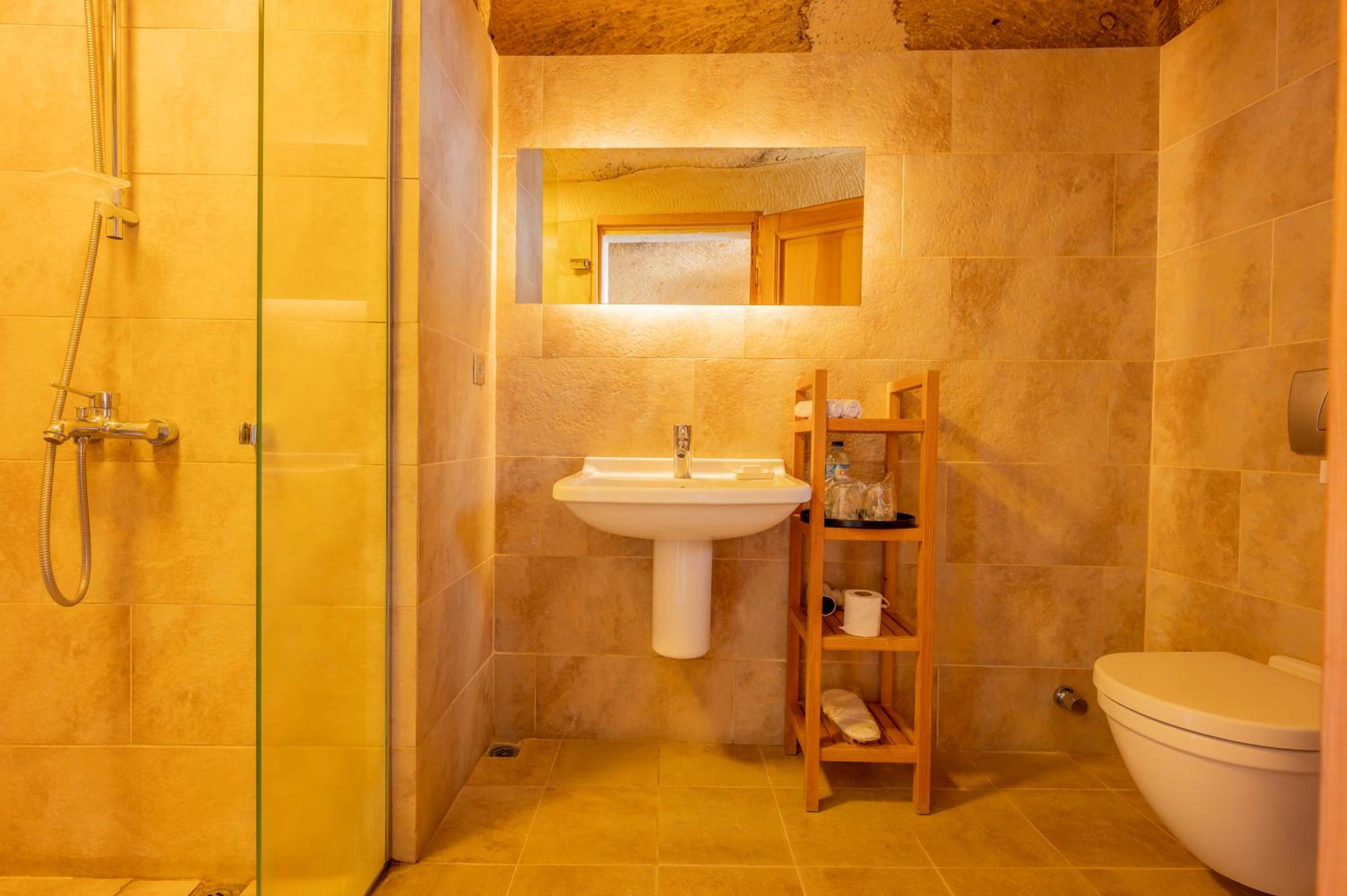 Deluxe Cave Room photo 2