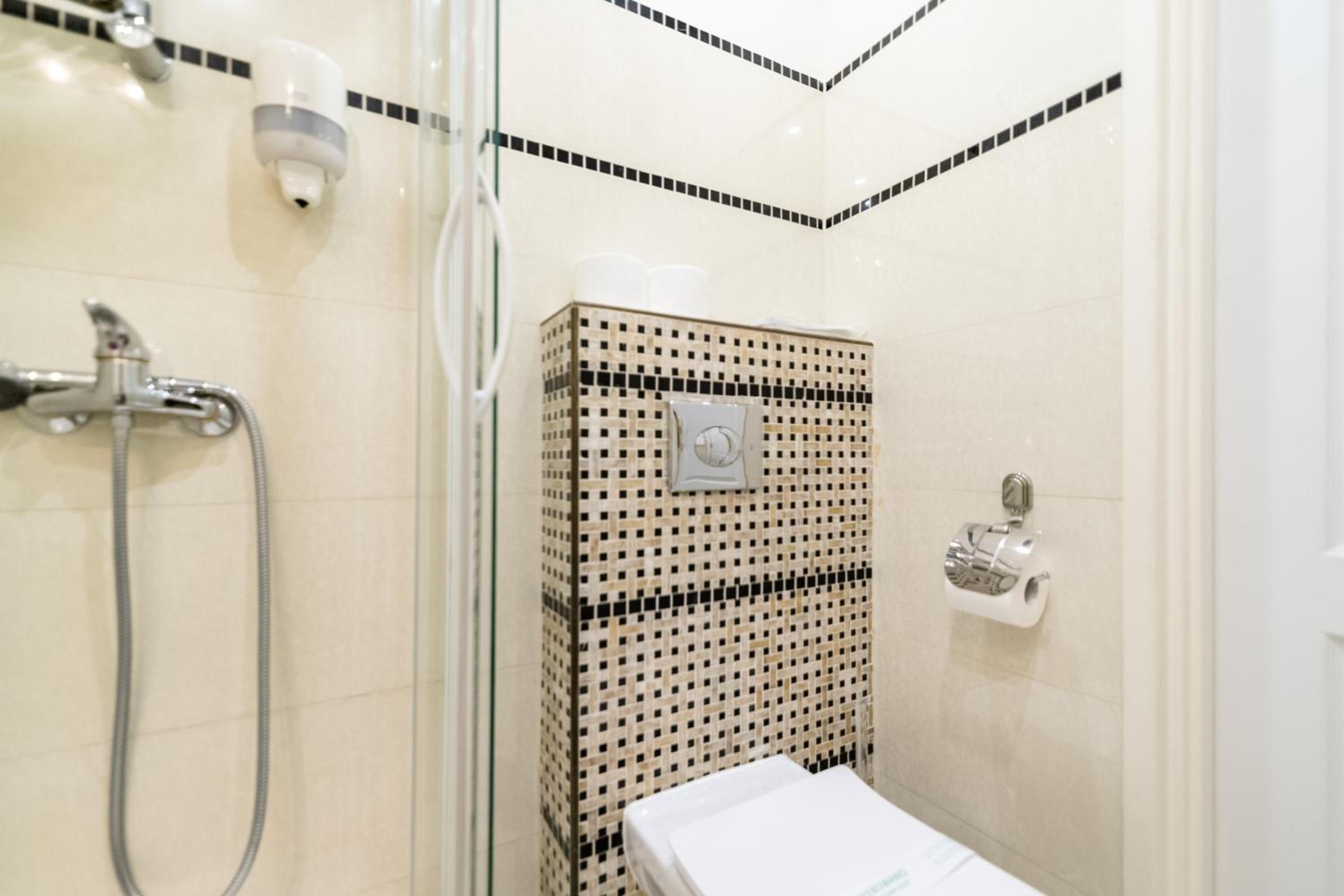 Basic Triple Room - Photo 13