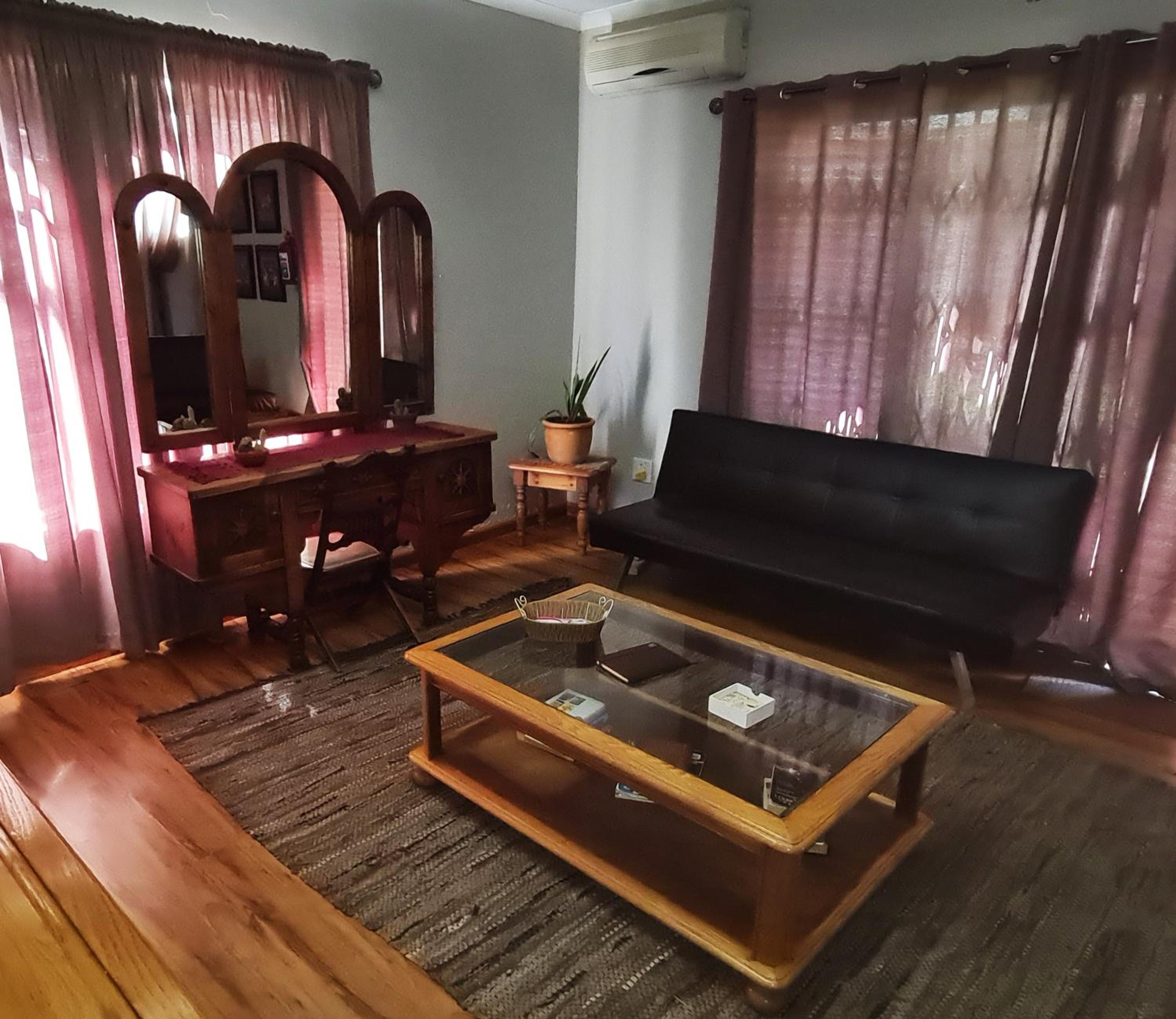Studio Apartment - Photo 4