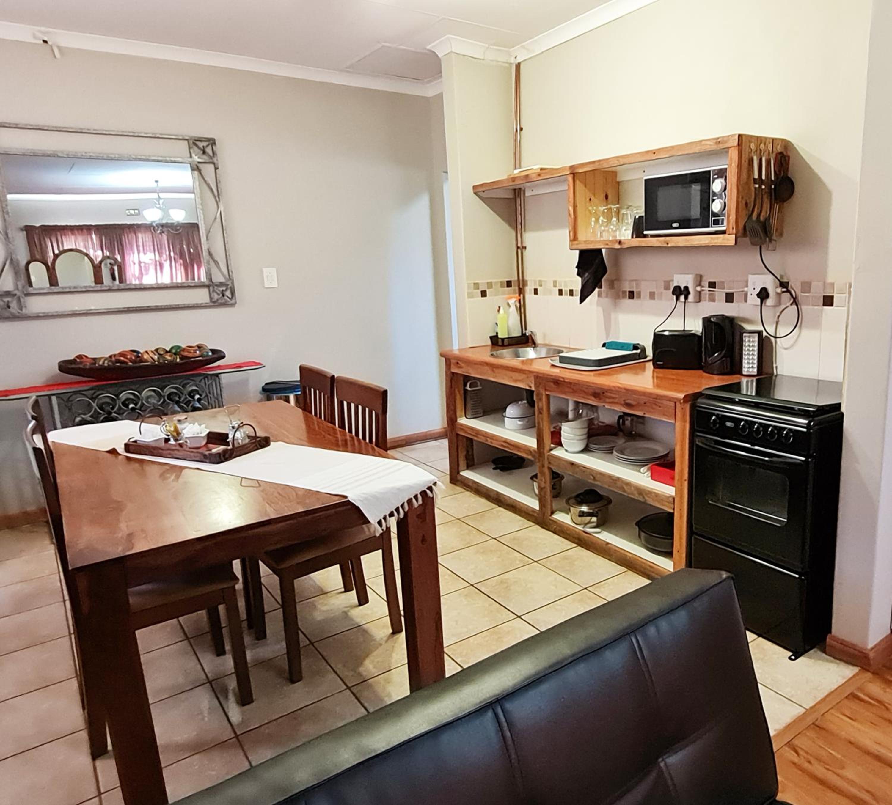 Studio Apartment - Photo 5