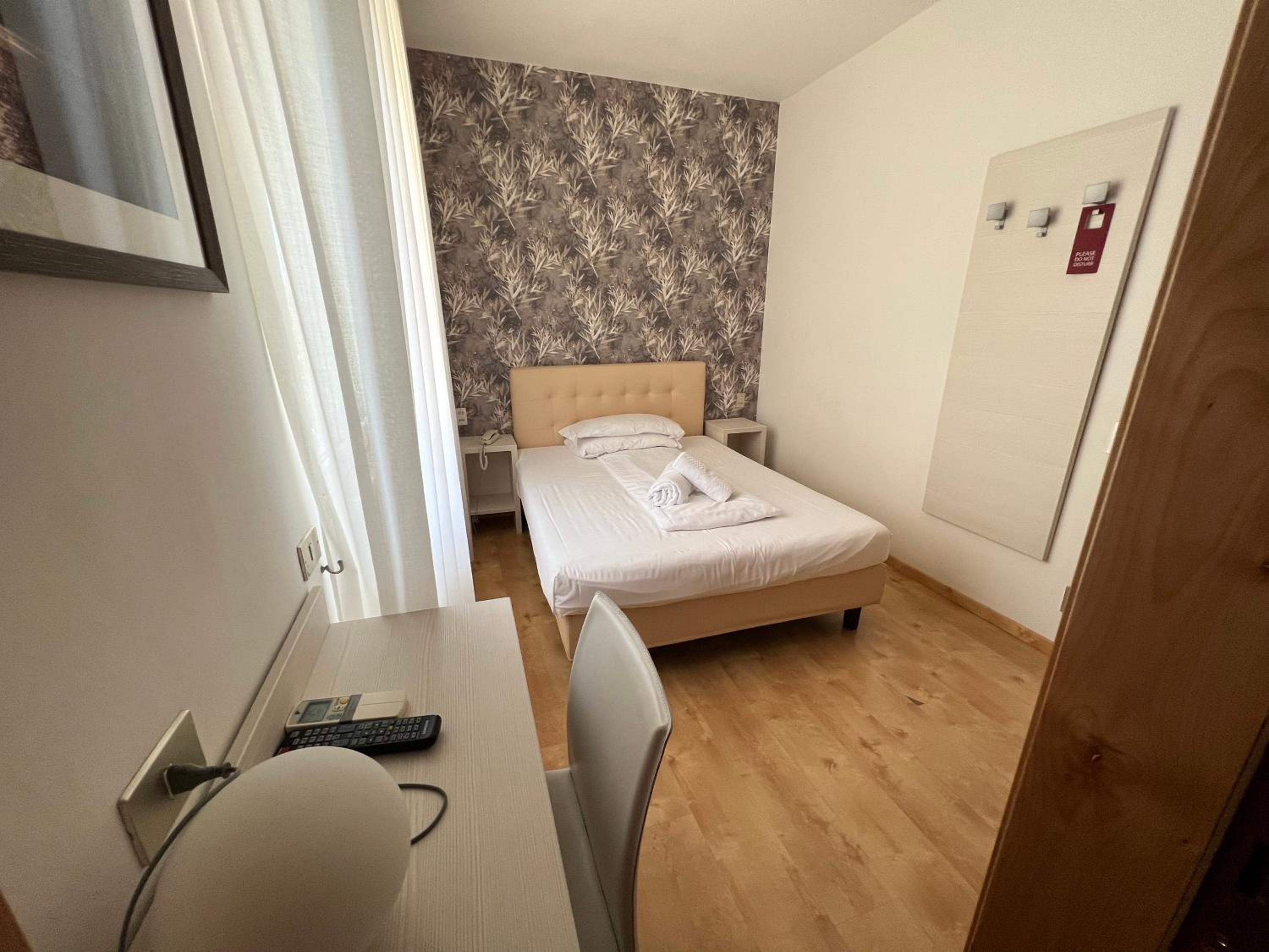 Single Room photo 2