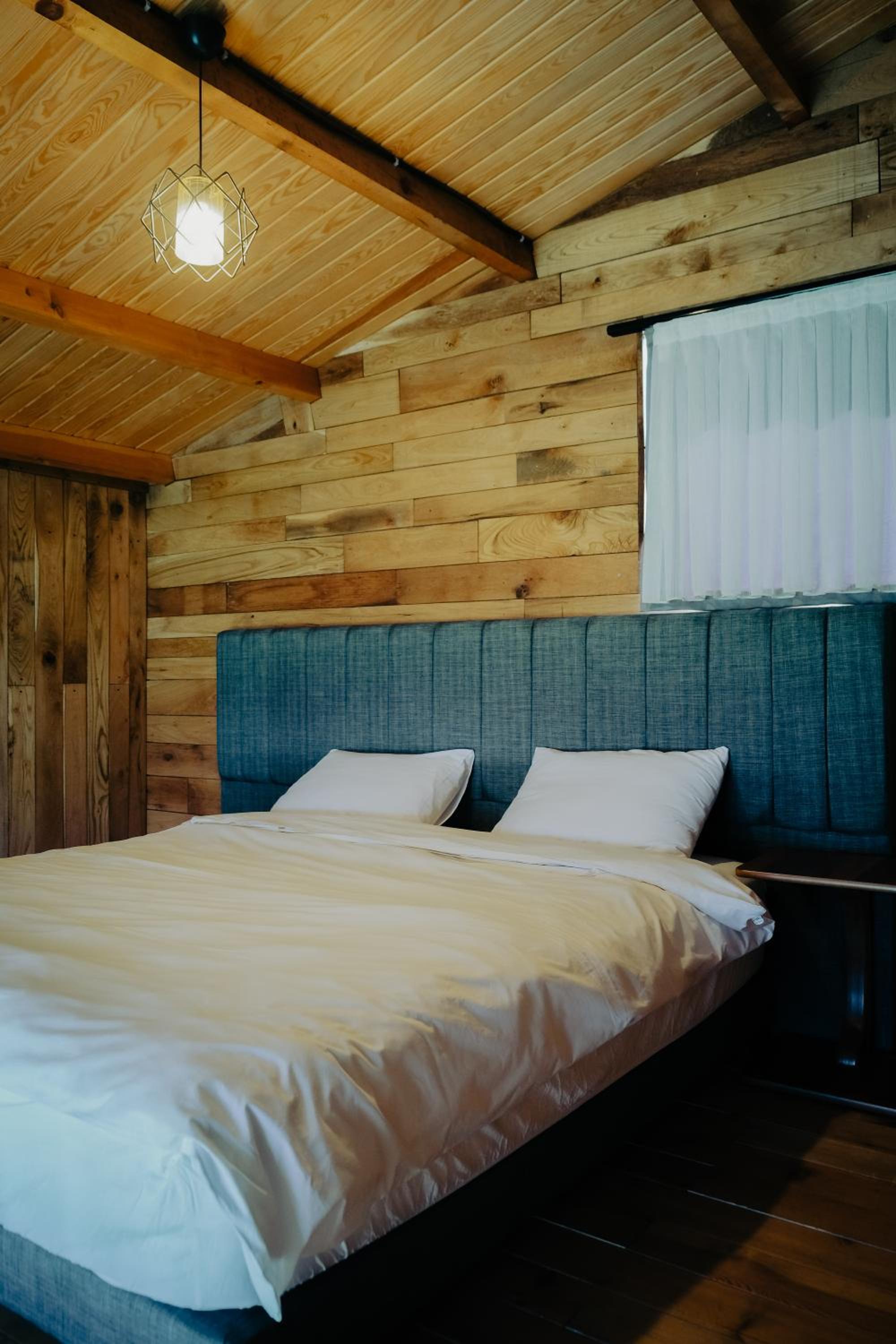 Deluxe King Suite - Photo 6