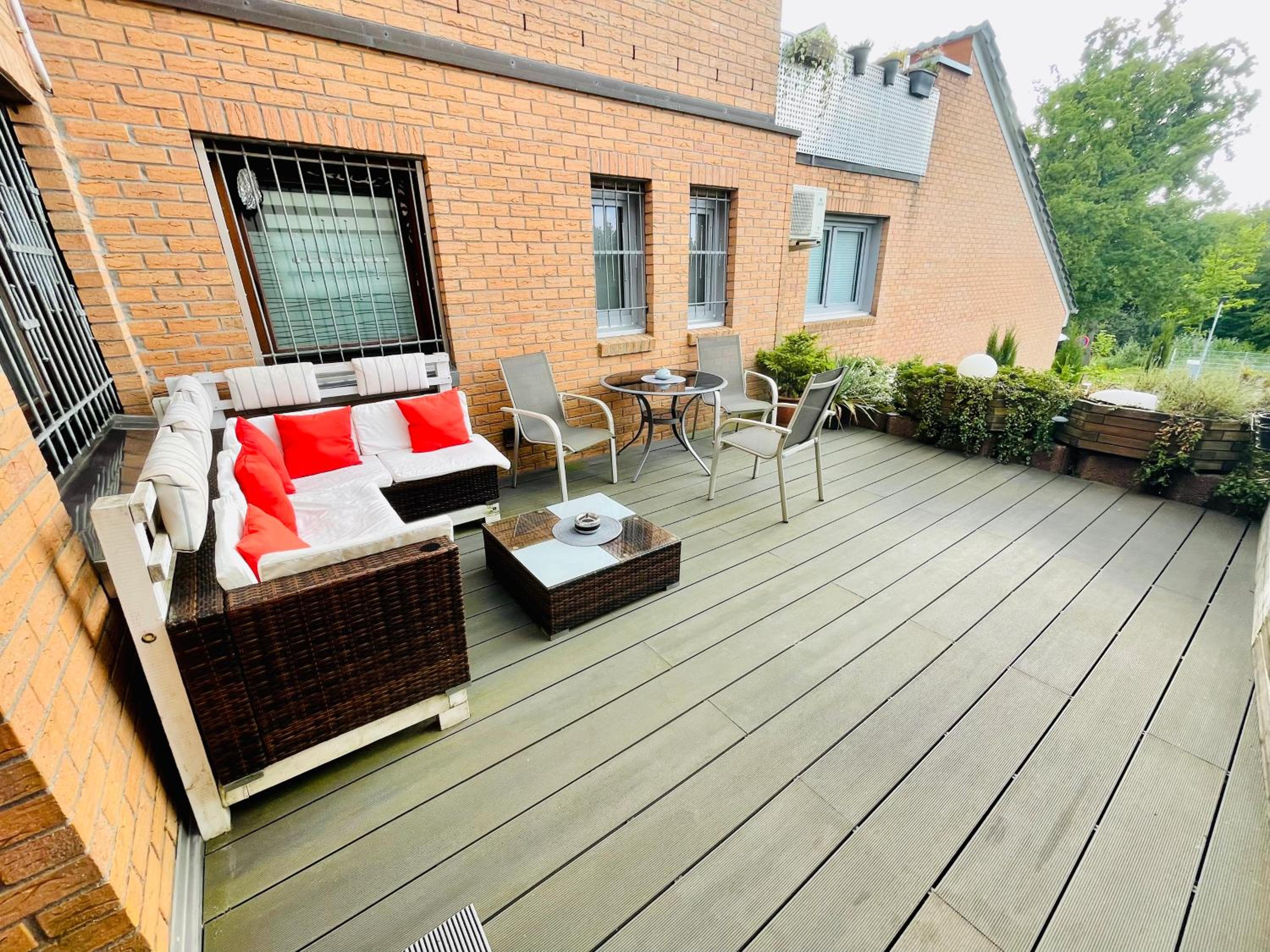 Apartment with Terrace - Photo 13