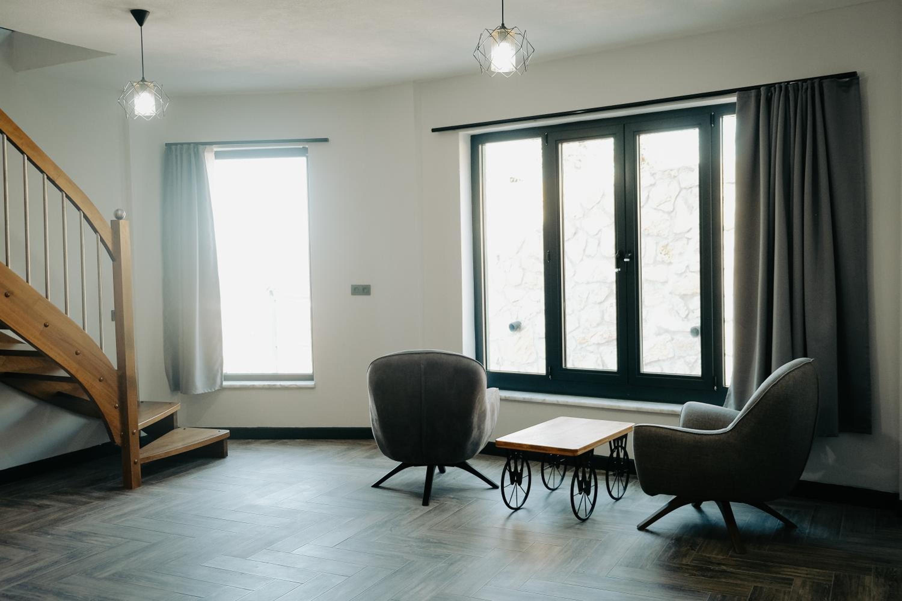 Suite with Lake View - Photo 3
