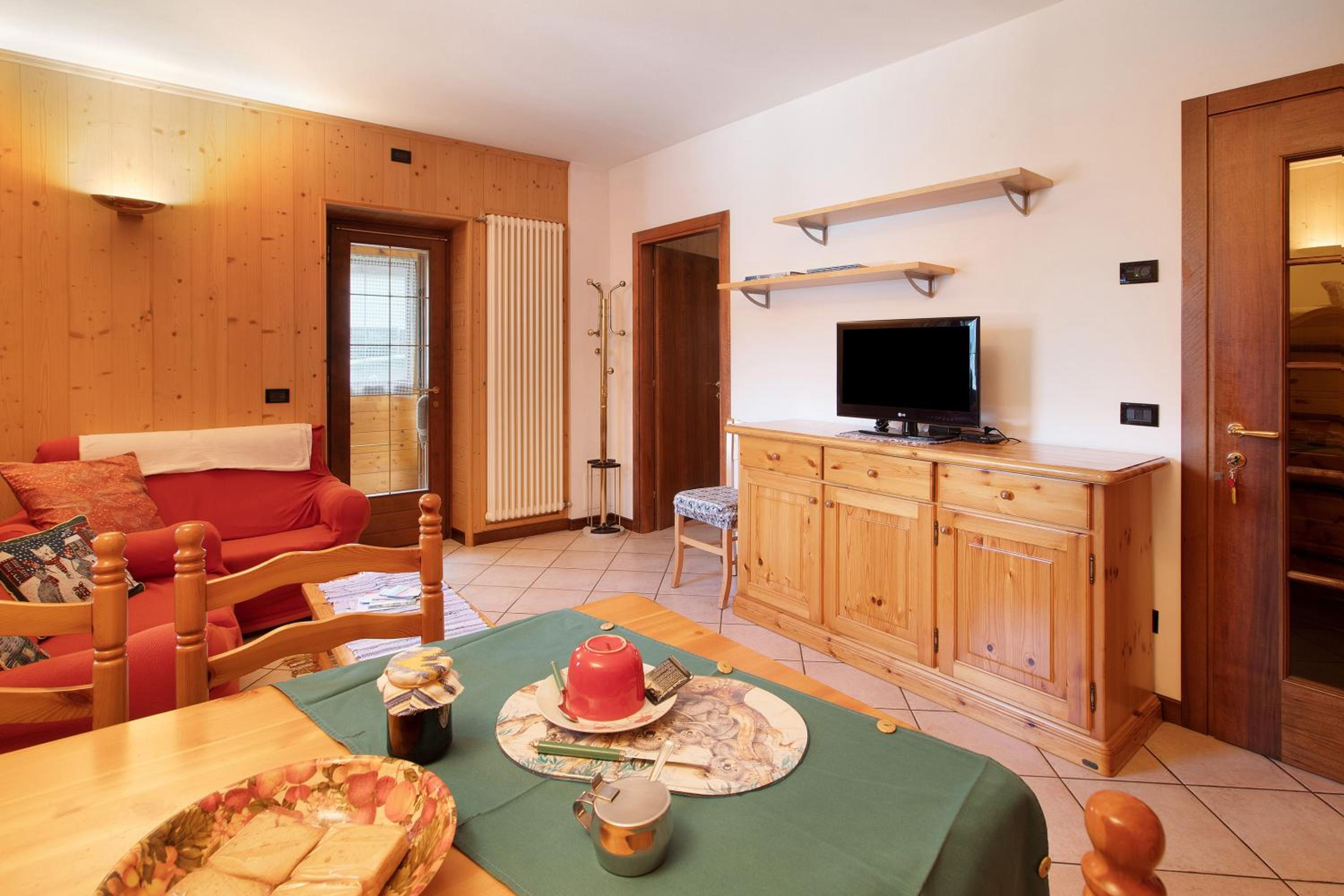 Two-Bedroom Deluxe Apartment with Garden View photo 1