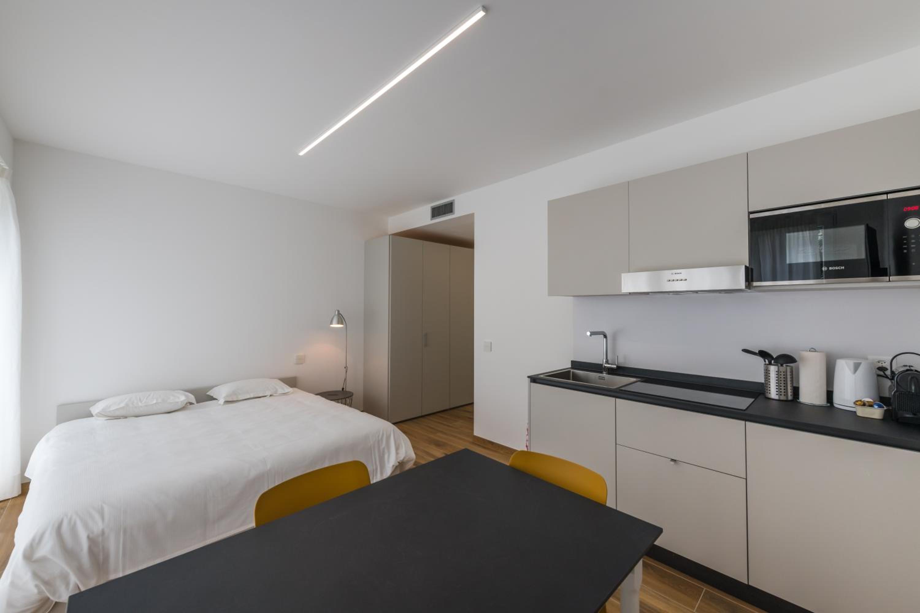 Studio Apartment - Photo 9
