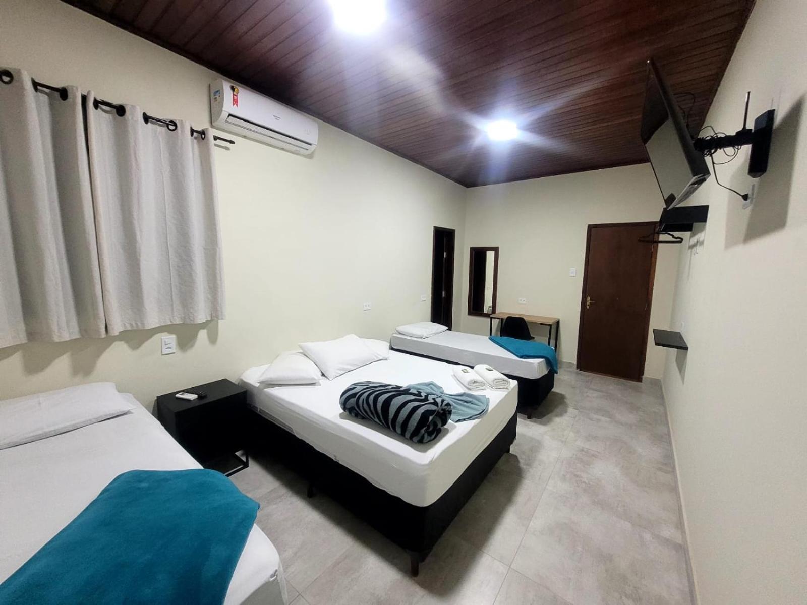 Standard Twin Room - Photo 3