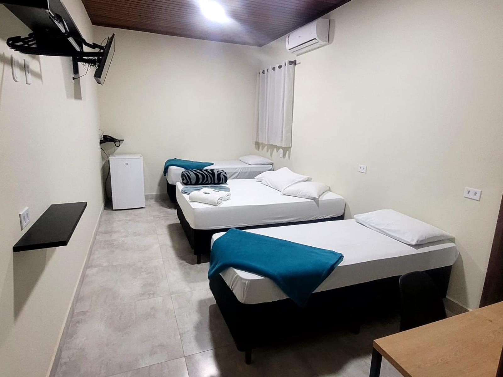Standard Twin Room - Photo 2