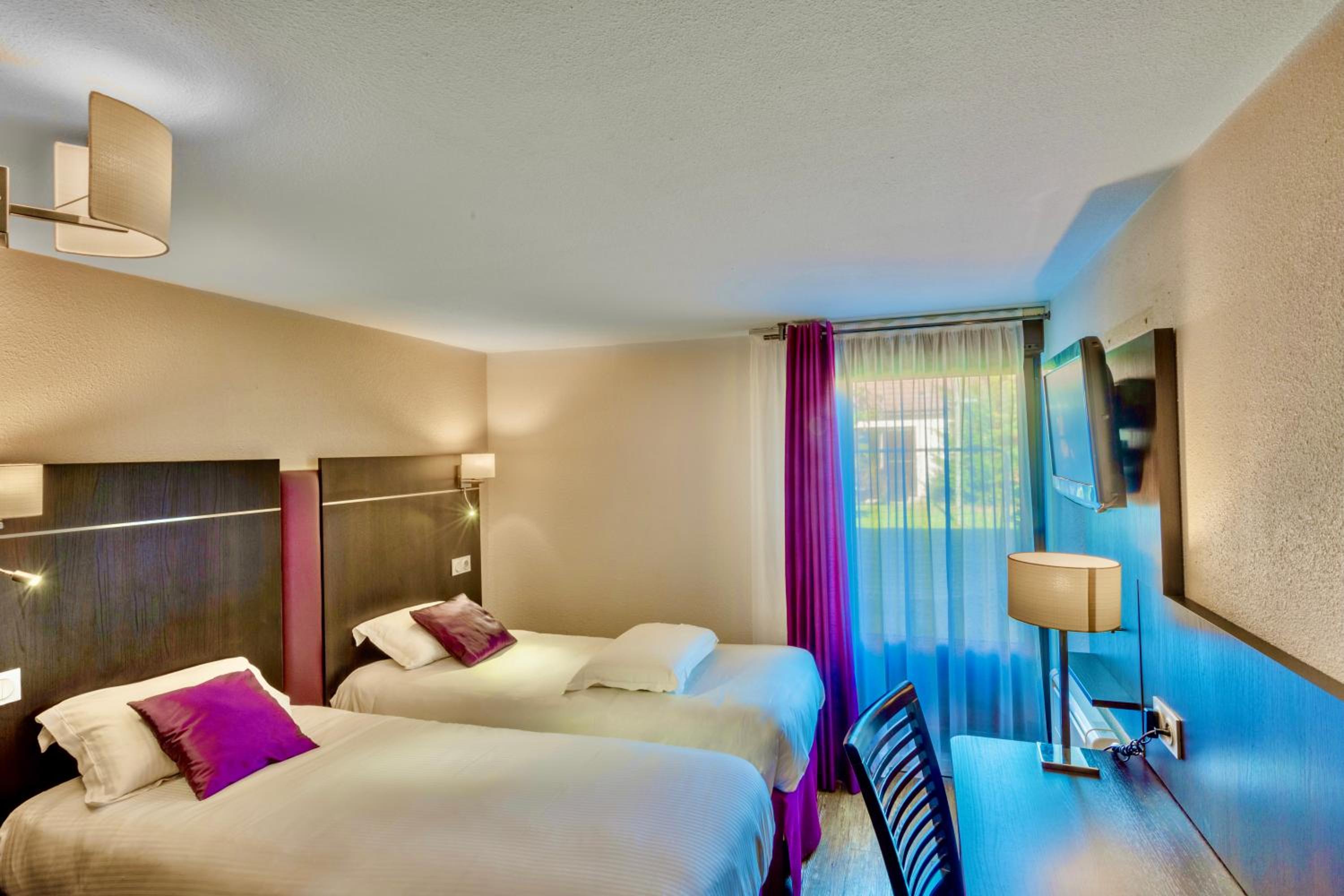 Twin Room - Photo 1