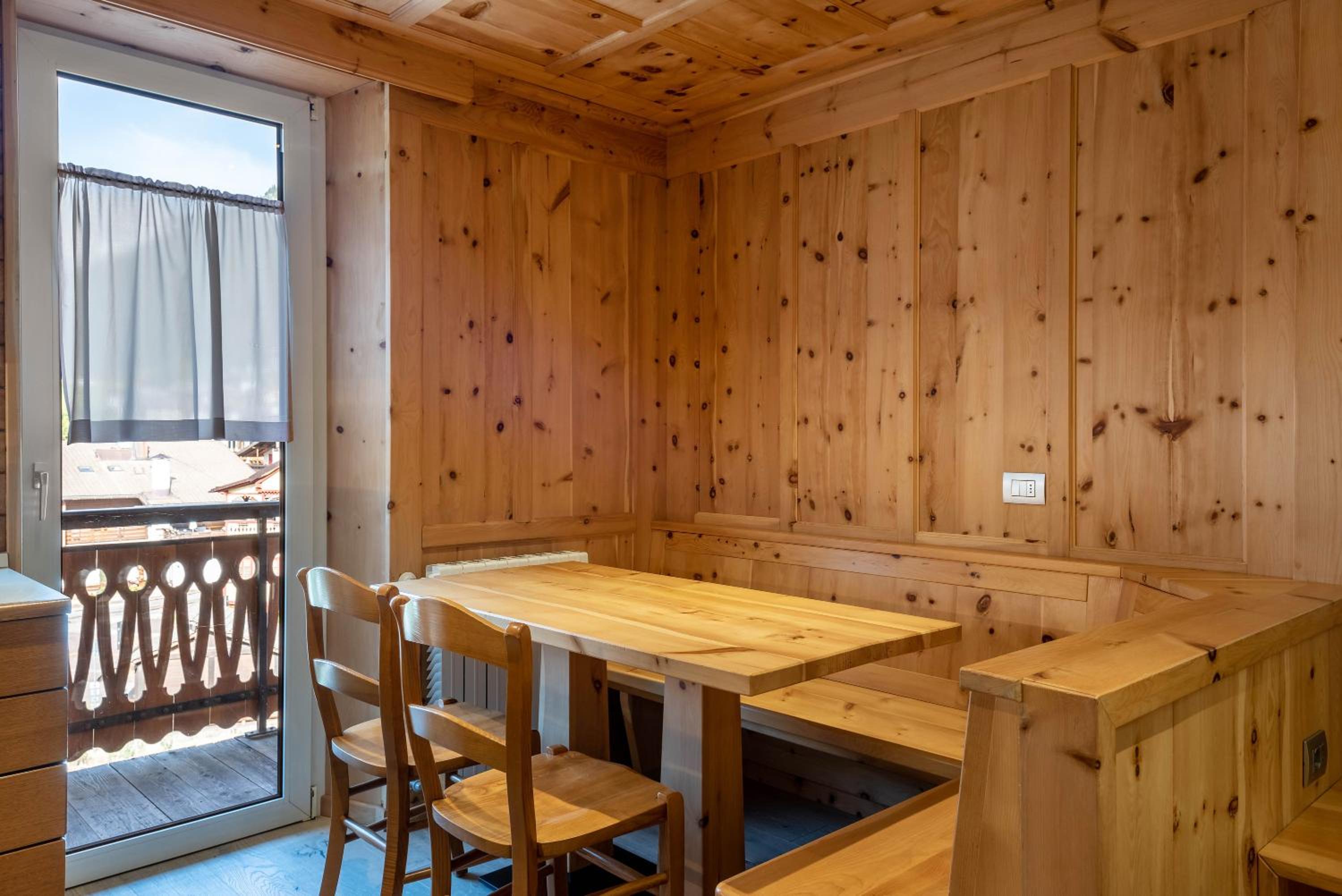 Two-Bedroom Deluxe Apartment with Garden View photo 3